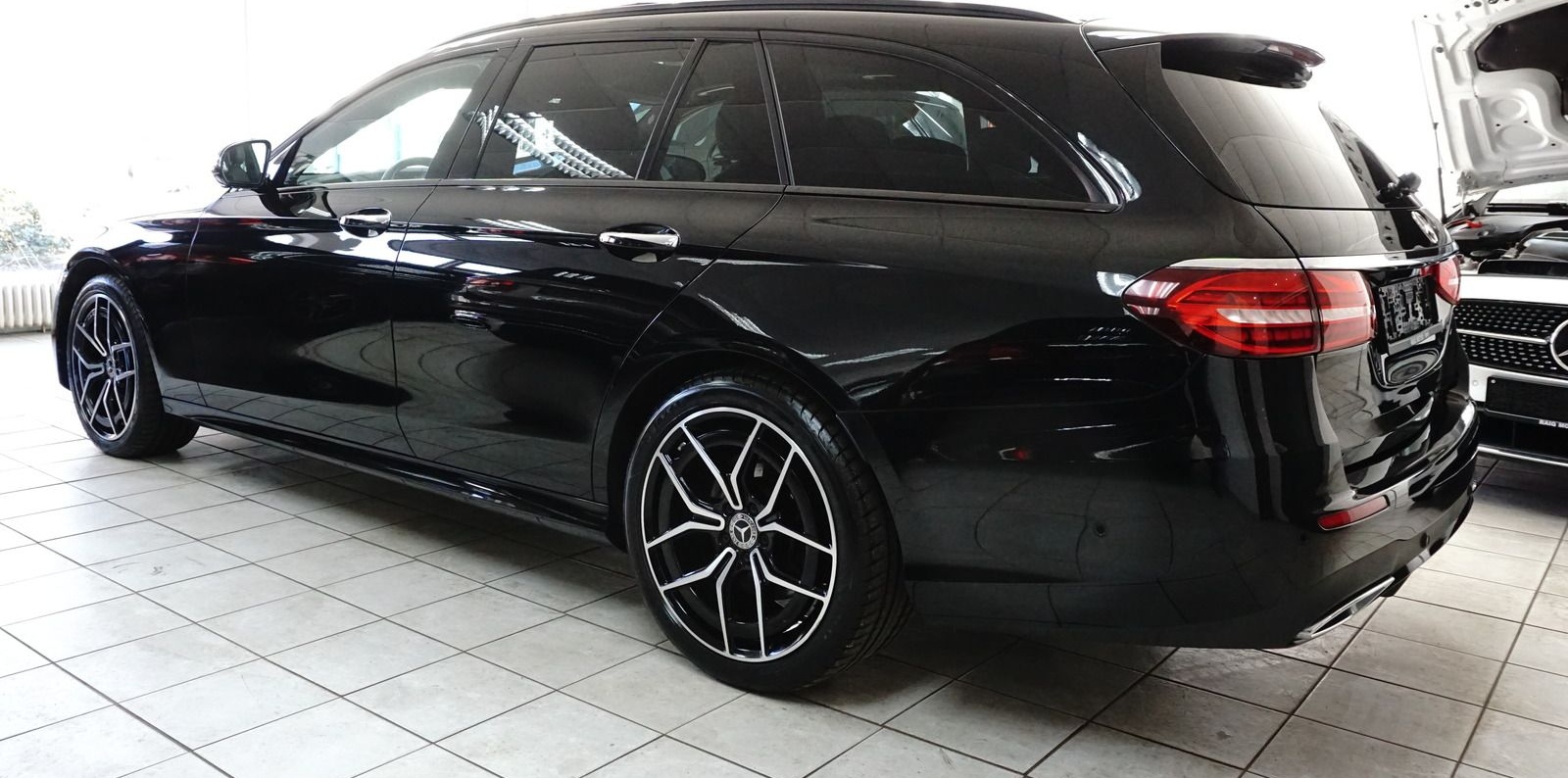 Mercedes-Benz E 400 d 4M AMG NIGHT 360° HUD PANO LÜFTG BURMESS foto 7