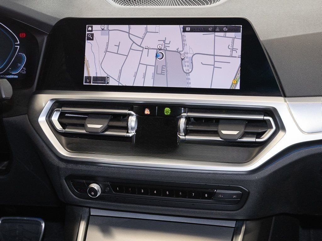 BMW 330e xDrive A M Sport HiFi DAB WLAN Pano.Dach foto 8