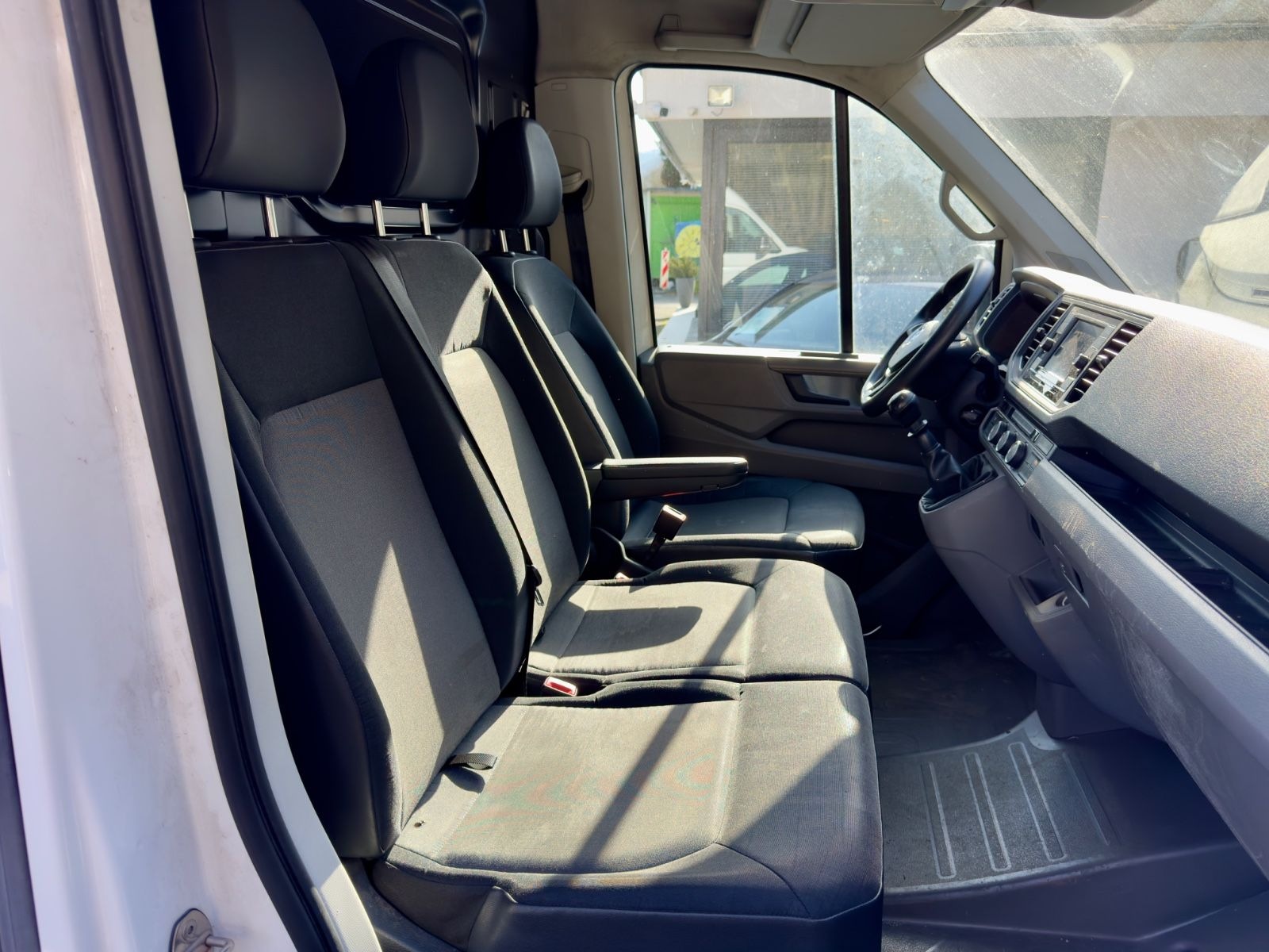 Volkswagen Crafter Kasten 35 lang Hochdach FWD CAM PDC foto 9
