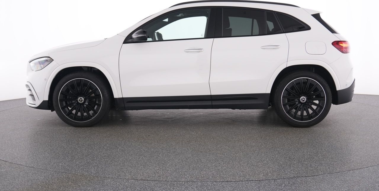Mercedes-Benz GLA 200 AMG+Pano+Night+LED+19+KeyG+EHeck+RFK+PTS foto 11