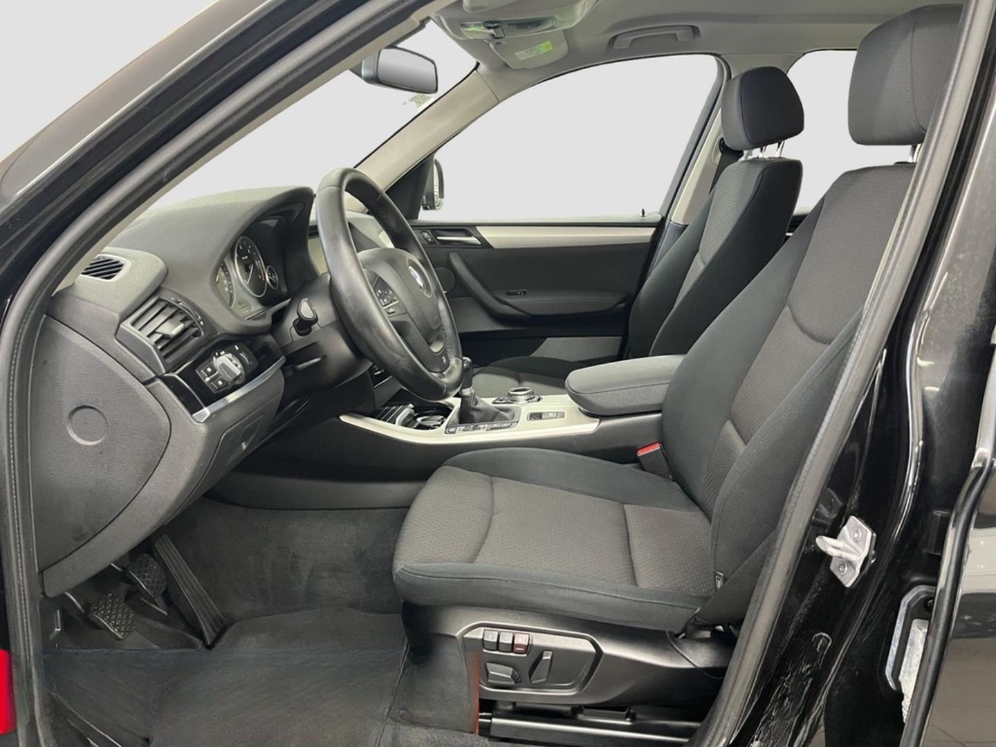 BMW X3 2.0d xDrive AB 290EUR AHK 1.HAND NAVI HK PDC foto 13
