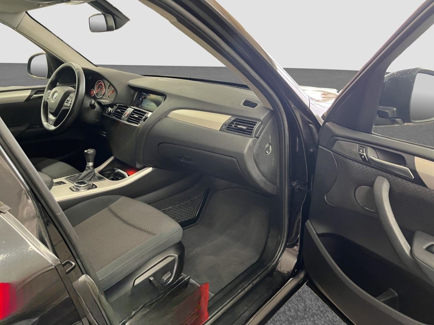 BMW X3 2.0d xDrive AB 290EUR AHK 1.HAND NAVI HK PDC foto 34