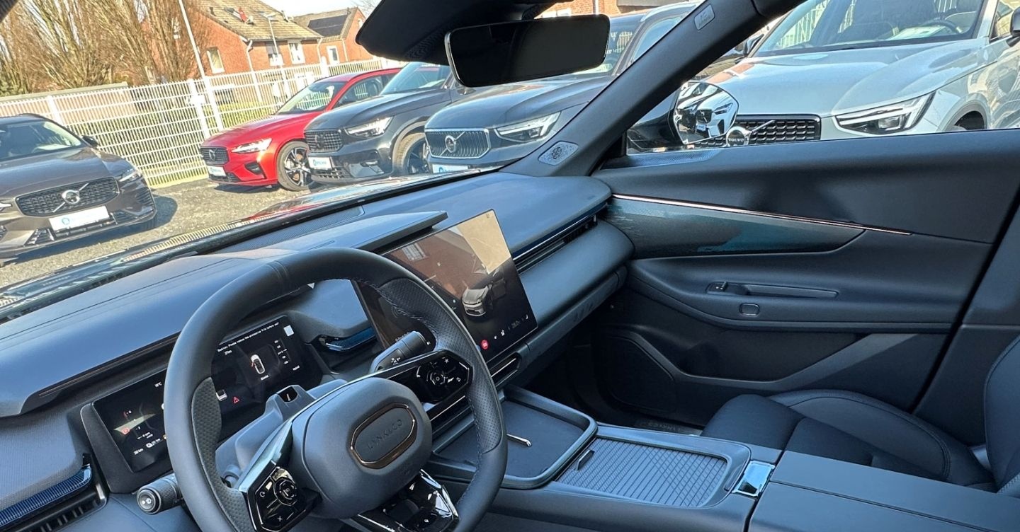 Lynk&Co 08 Core 1.5 T PHEV 257 KW El. Panodach Navi Lede foto 13