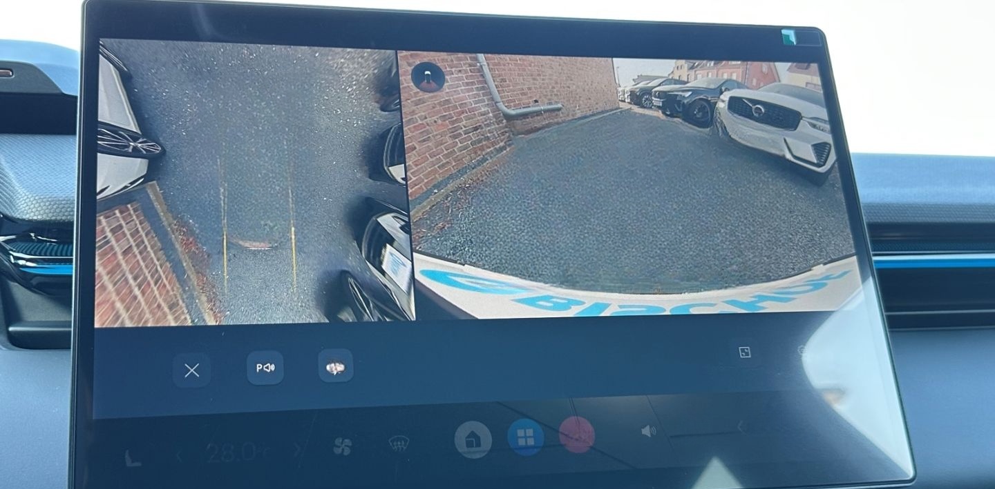 Lynk&Co 08 Core 1.5 T PHEV 257 KW El. Panodach Navi Lede foto 17