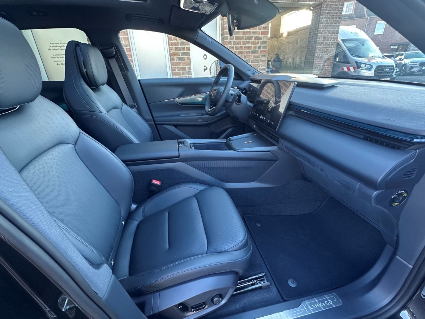 Lynk&Co 08 Core 1.5 T PHEV 257 KW El. Panodach Navi Lede foto 9