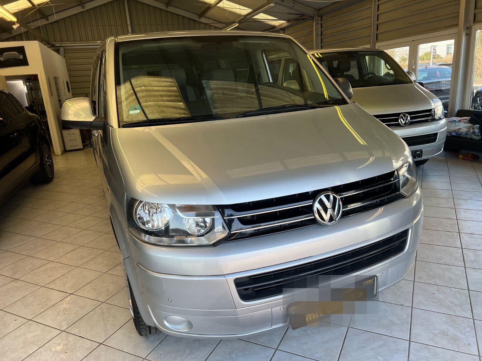 Volkswagen T5 Caravelle 2,0 lang 9xSitzer Standhz.  AHK EU5 foto 2