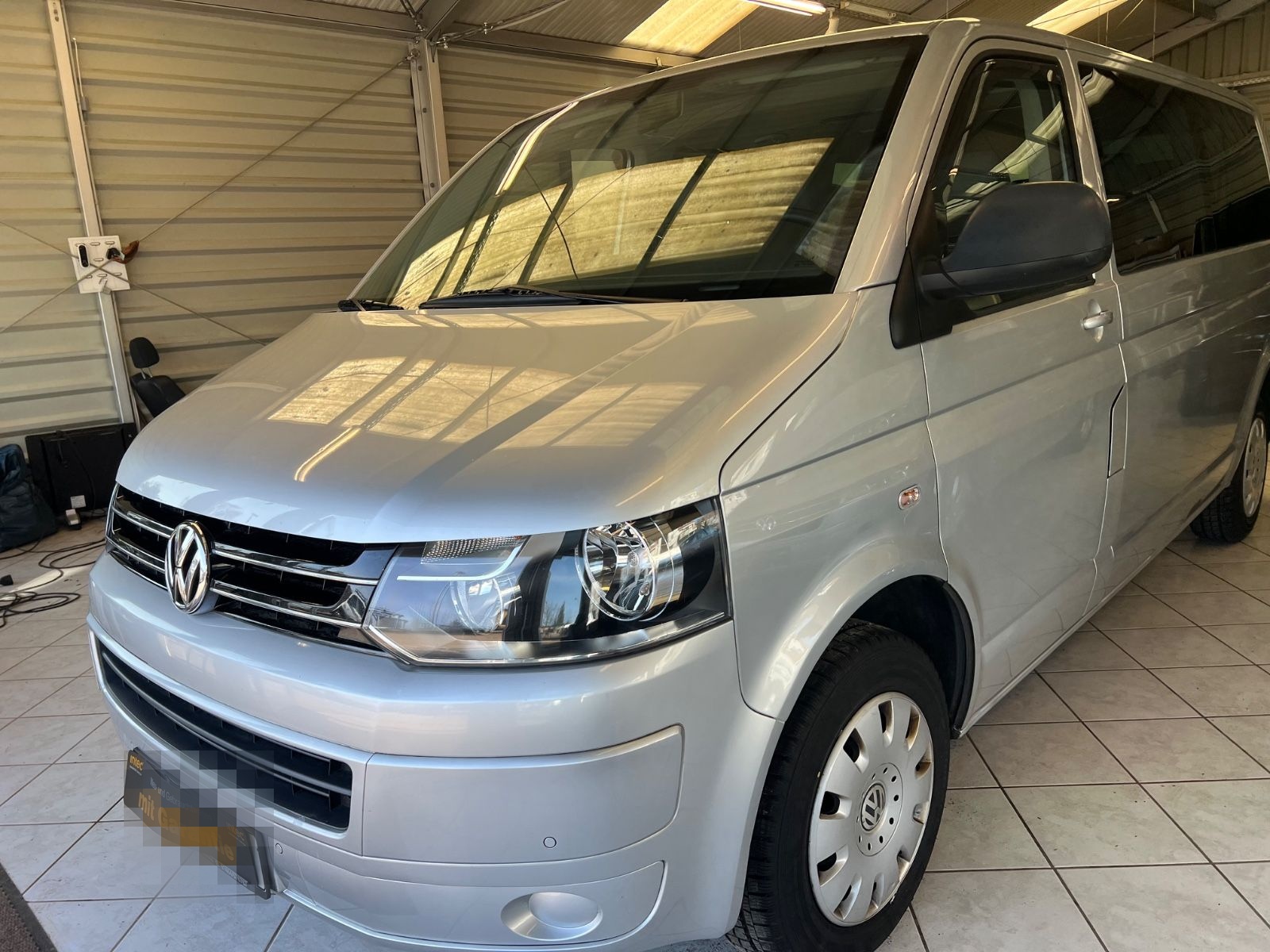 Volkswagen T5 Caravelle 2,0 lang 9xSitzer Standhz.  AHK EU5 foto 13