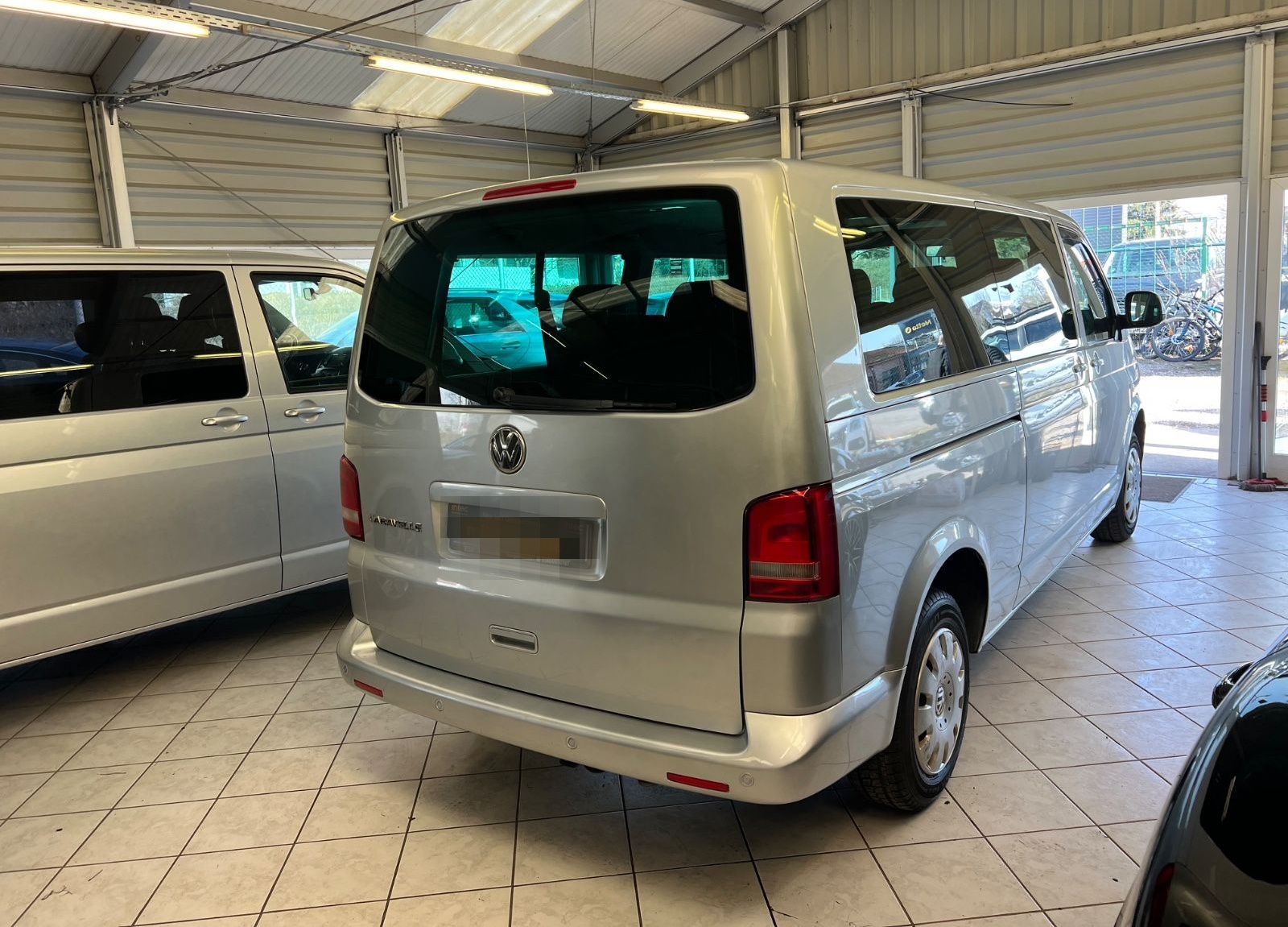 Volkswagen T5 Caravelle 2,0 lang 9xSitzer Standhz.  AHK EU5 foto 6
