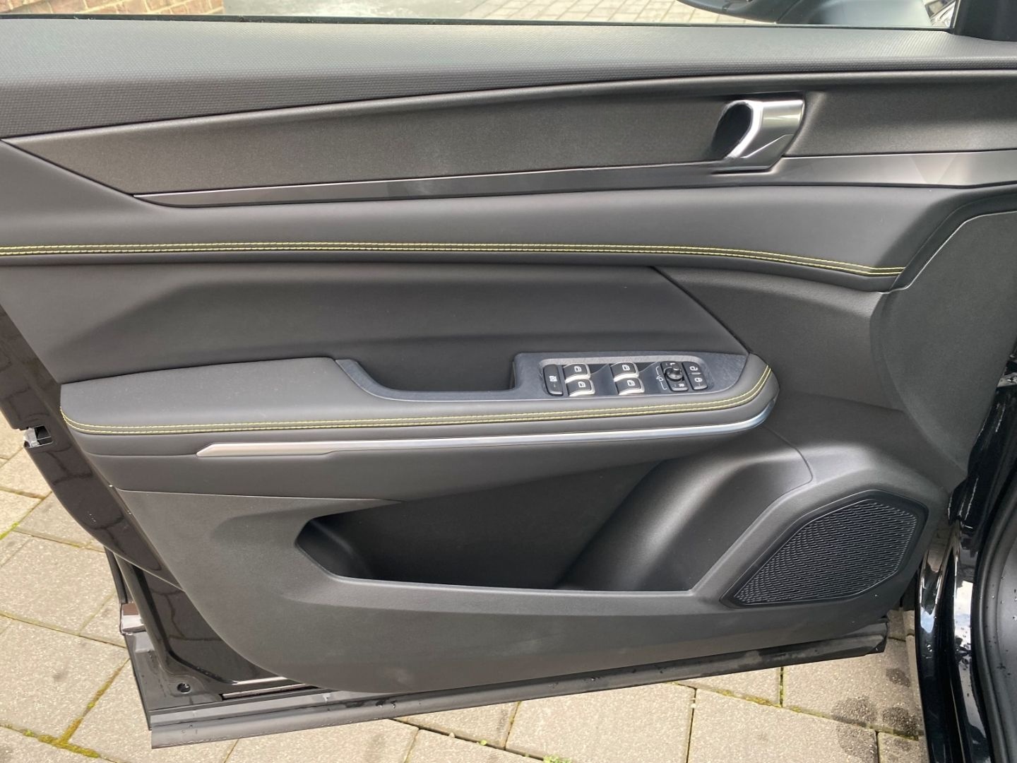 Lynk&Co 01 Core 1.5 TD PHEV 206 kW Navi Digitales Cockpi foto 16