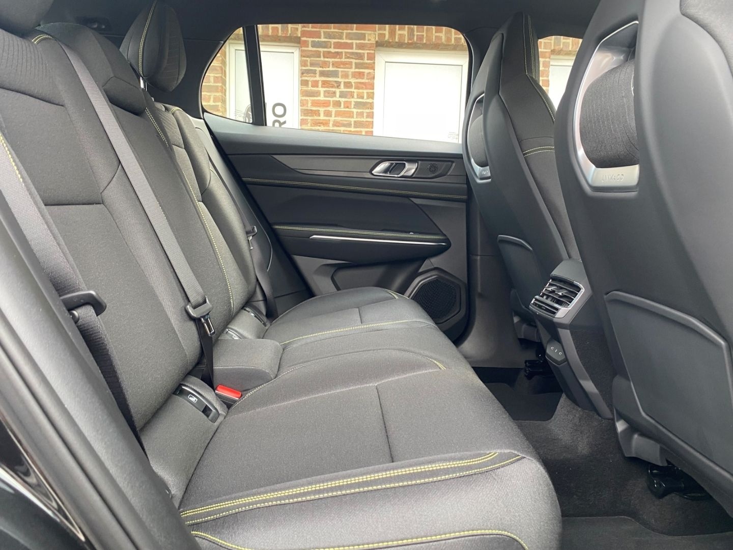 Lynk&Co 01 Core 1.5 TD PHEV 206 kW Navi Digitales Cockpi foto 18