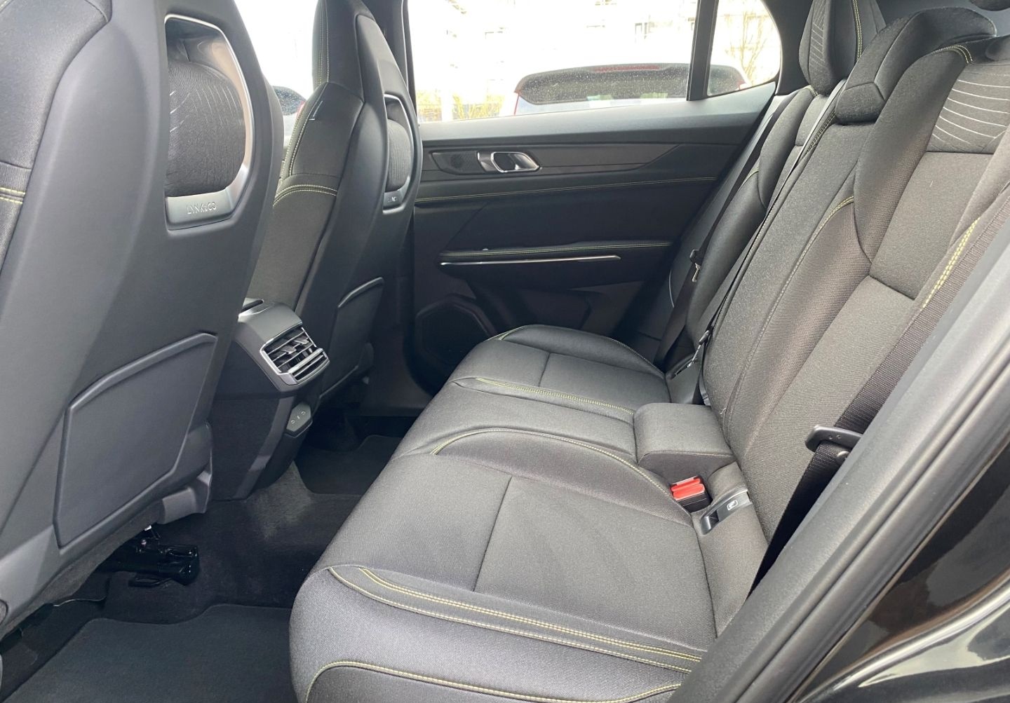 Lynk&Co 01 Core 1.5 TD PHEV 206 kW Navi Digitales Cockpi foto 19