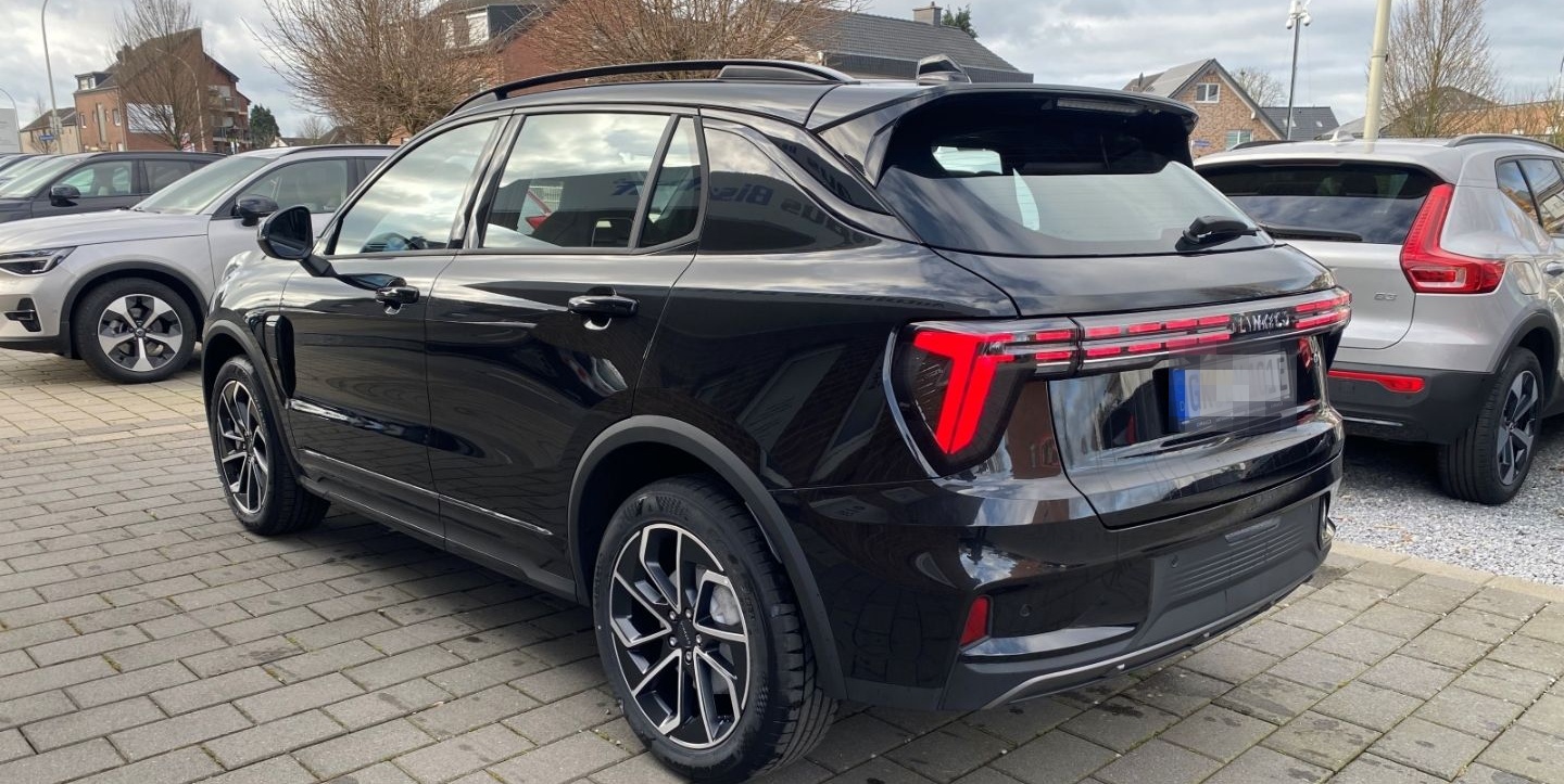 Lynk&Co 01 Core 1.5 TD PHEV 206 kW Navi Digitales Cockpi foto 4