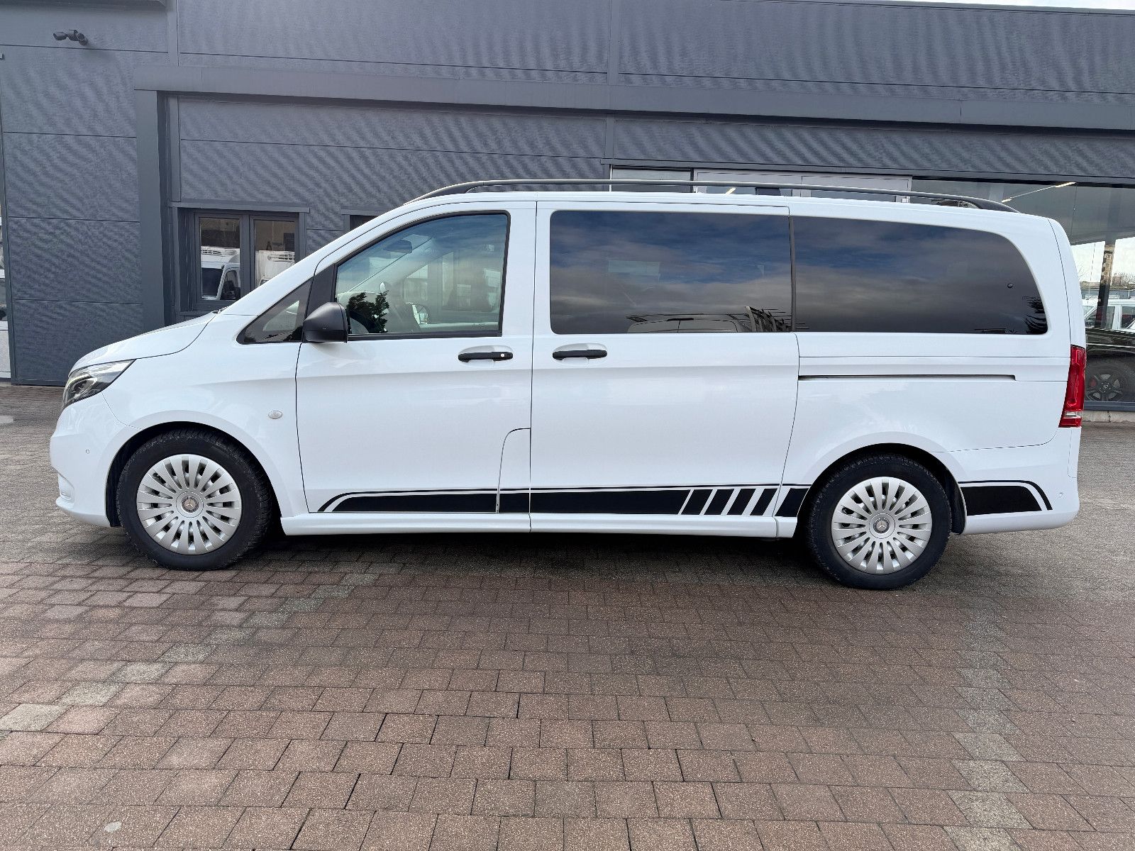 Mercedes-Benz Vito Tourer 116CDI Edition LANG 7-Sitze LED foto 9