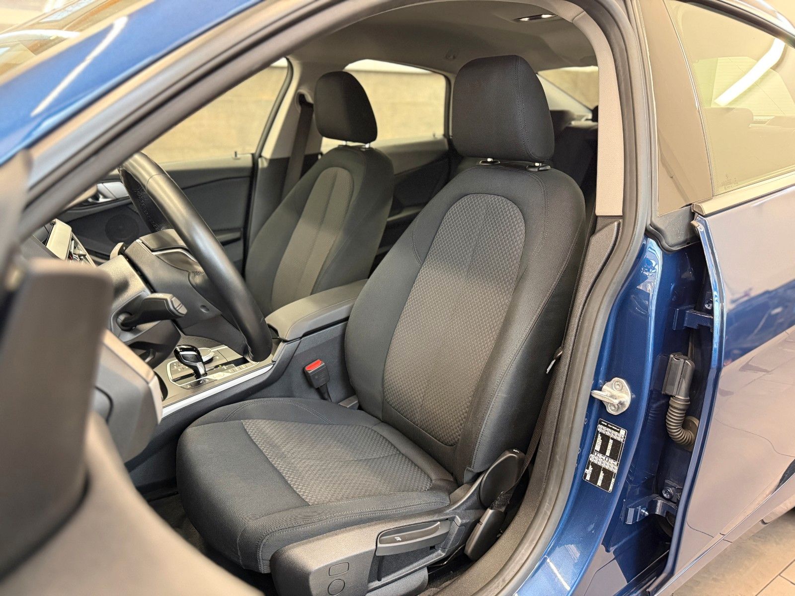 BMW 218d Gran Coupe 5 J. Garantie LED DAB SHZ  NAVI foto 3