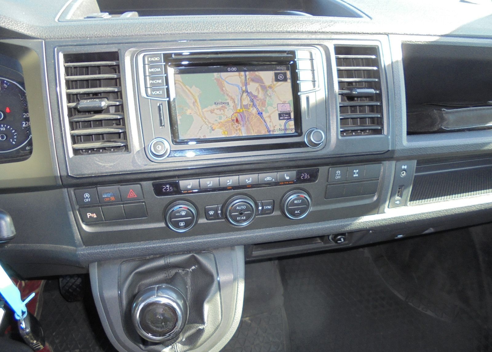 Volkswagen T6 Califo Beach 4Mot 1 Hd 7 Si  TÜV SERVICE NEU foto 18