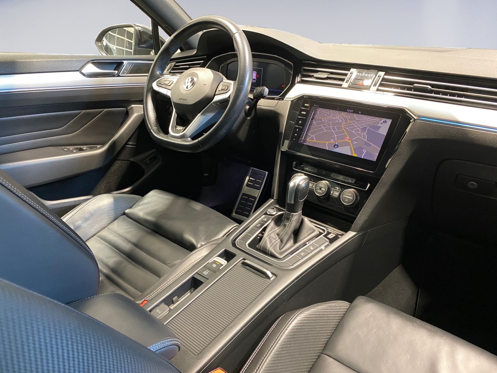 Volkswagen Passat Variant R-Line 4M AHK LED DigiTacho Leder foto 14