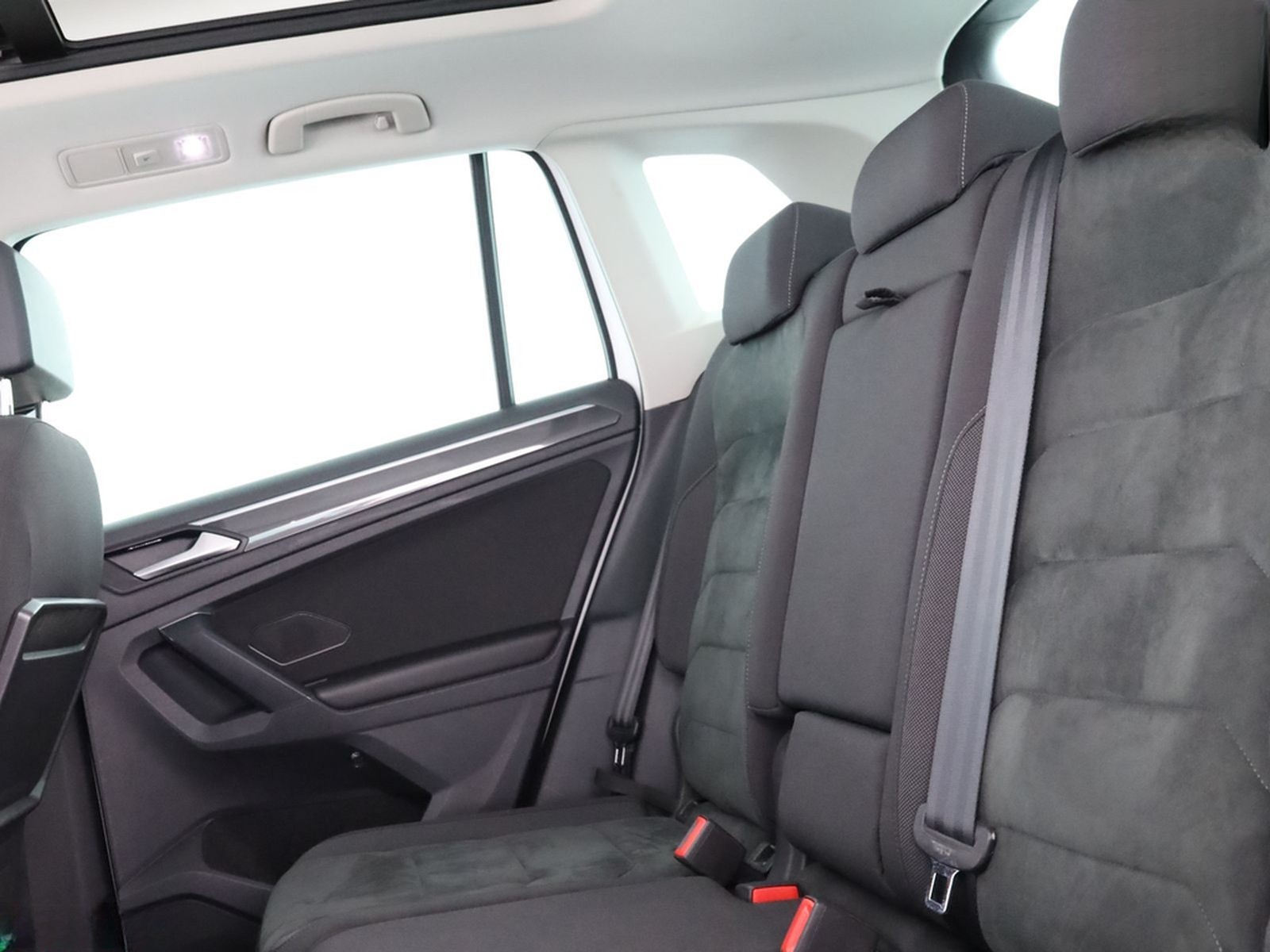 Volkswagen Tiguan 2.0 TSI 4M HIGHLINE STANDHEIZUNG,HUD,1.HD foto 11