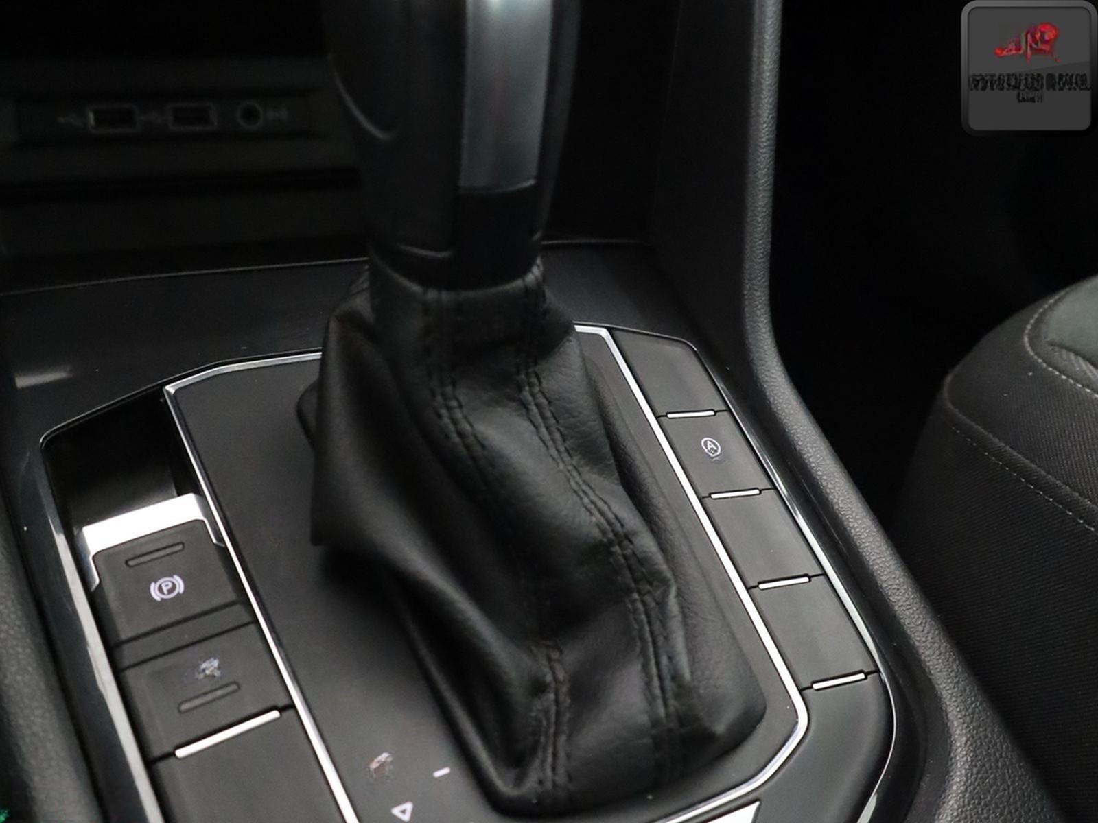 Volkswagen Tiguan 2.0 TSI 4M HIGHLINE STANDHEIZUNG,HUD,1.HD foto 17