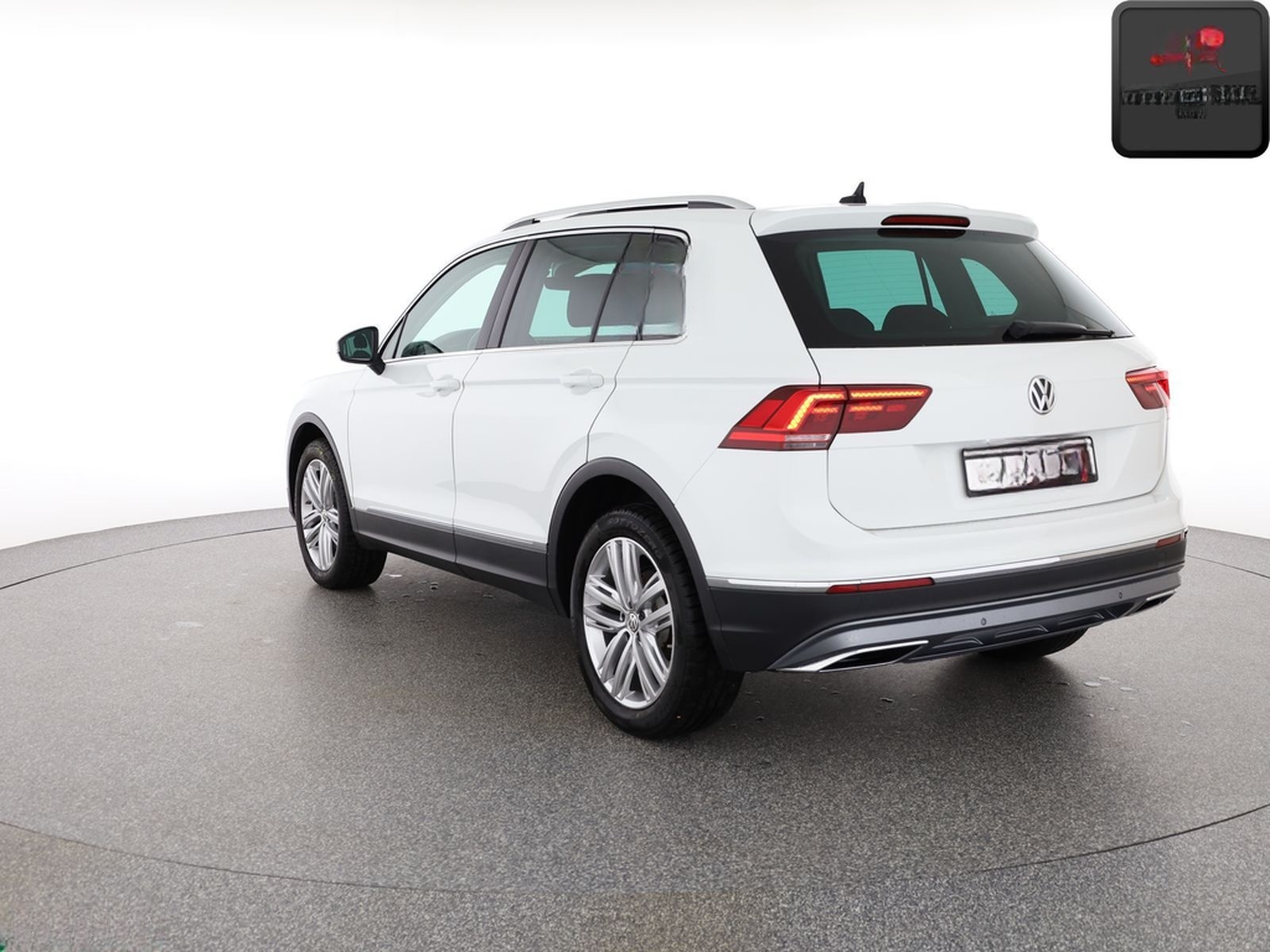 Volkswagen Tiguan 2.0 TSI 4M HIGHLINE STANDHEIZUNG,HUD,1.HD foto 3