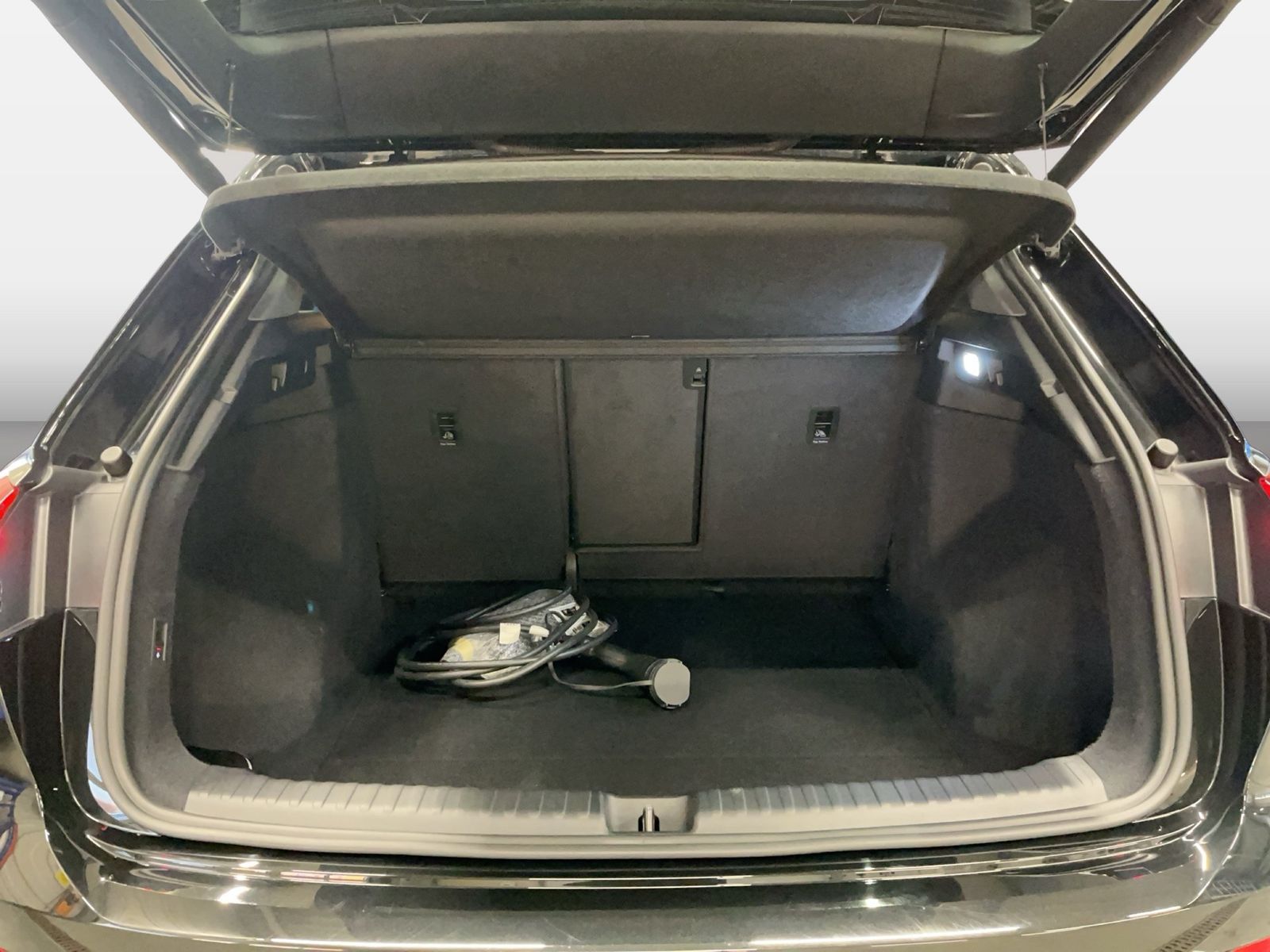 Audi Q4 45 e-tron ACC AHK AUT DynLicht Fernlichtass. foto 12