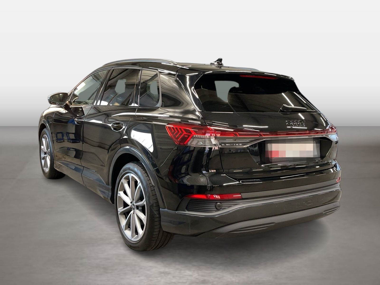 Audi Q4 45 e-tron ACC AHK AUT DynLicht Fernlichtass. foto 3