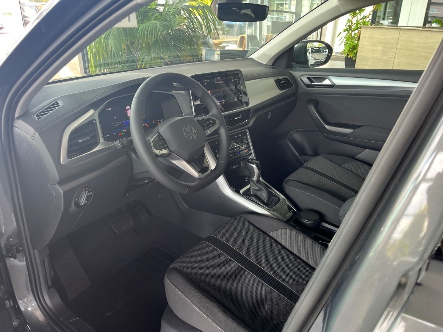 Volkswagen T-Roc Prime 1.5 TSI Navi Keyless LED Kamera ACC  foto 10