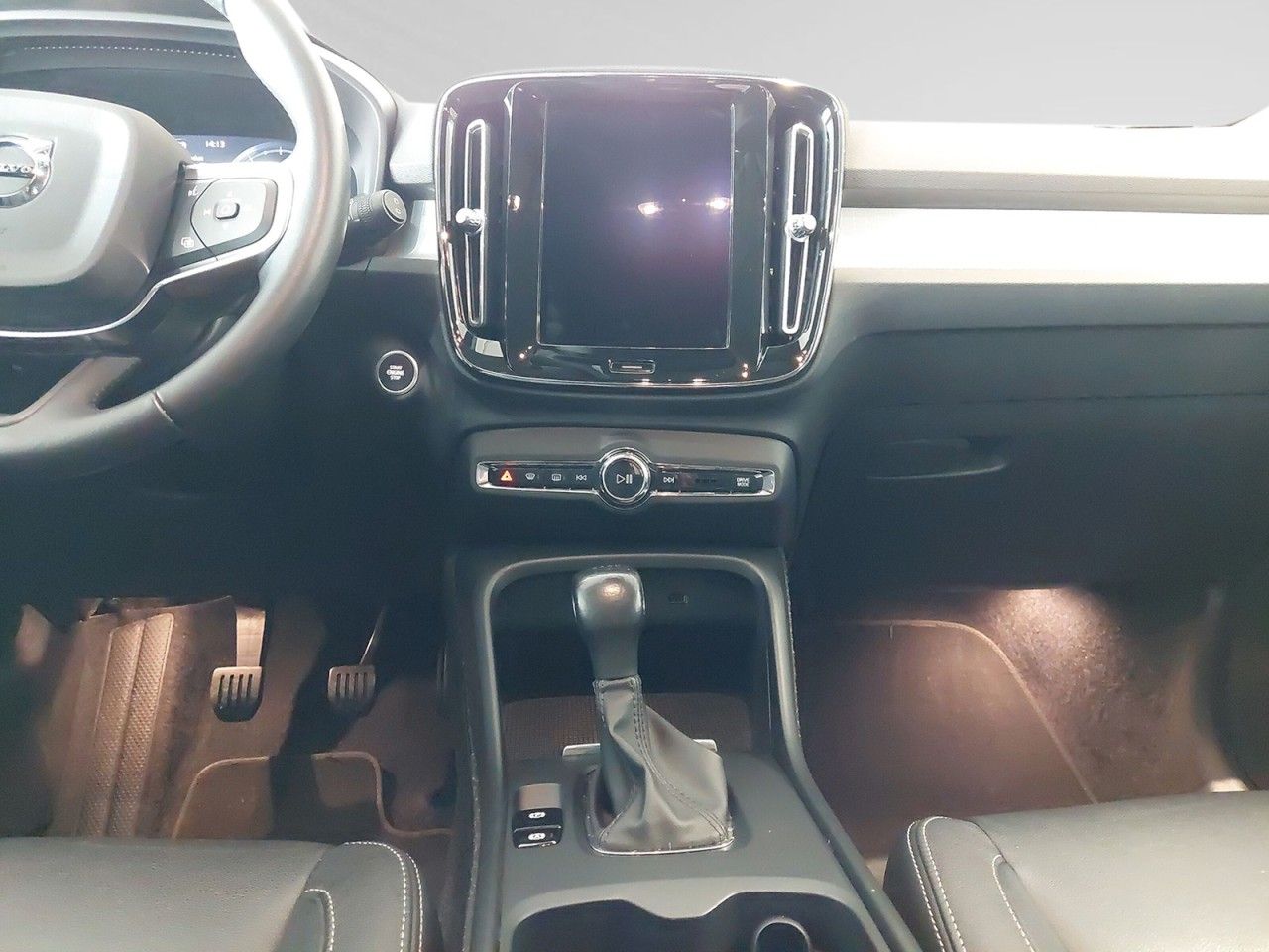 Volvo XC40 Momentum T3 2WD NAVI+SITZHZ+ACC+PDC+RFK foto 12