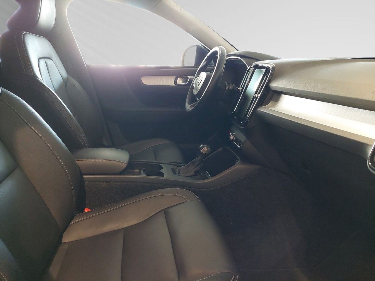 Volvo XC40 Momentum T3 2WD NAVI+SITZHZ+ACC+PDC+RFK foto 9