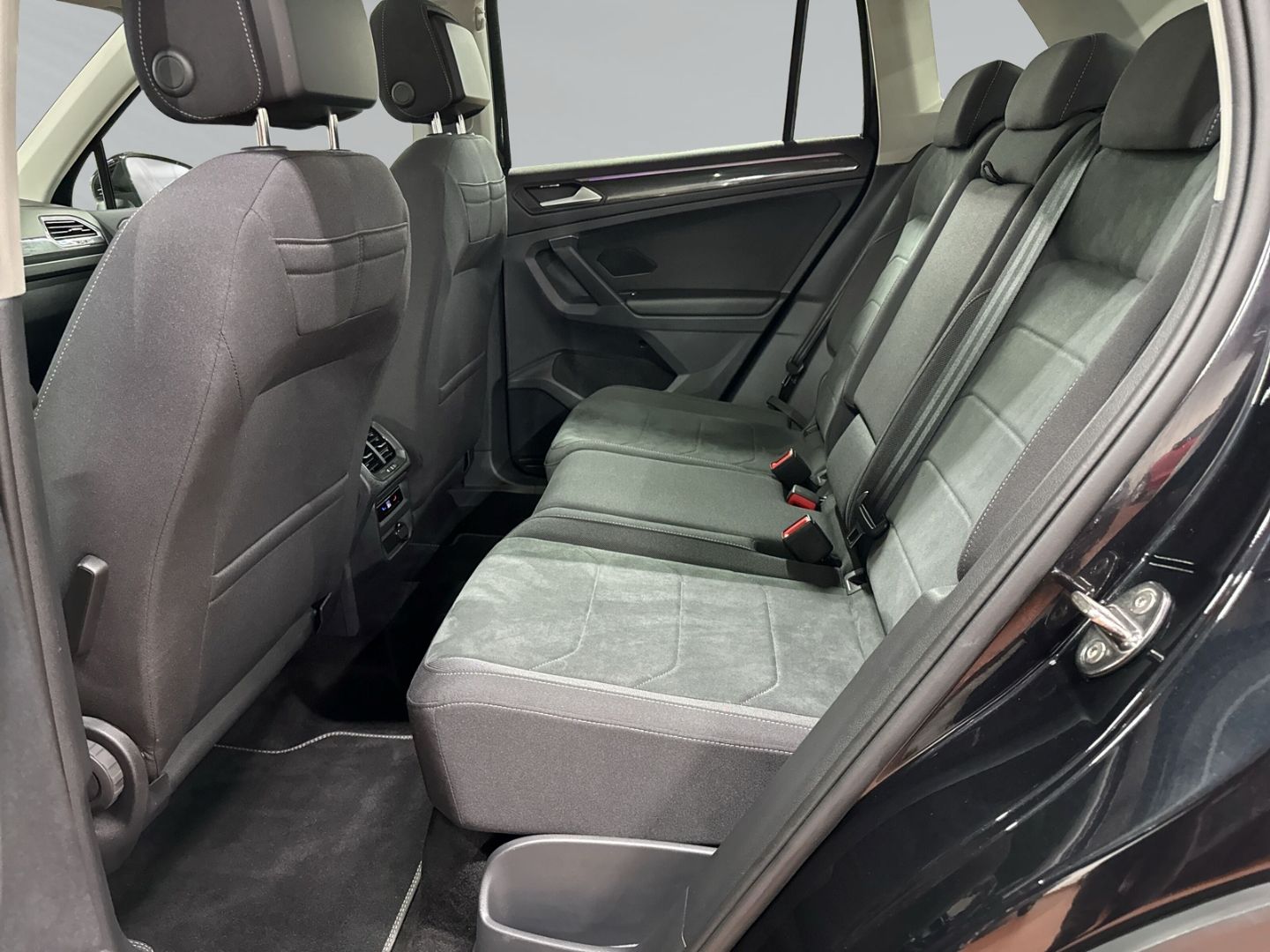 Volkswagen Tiguan 1.4 TSI eHybrid Elegance DSG AHK+Pano foto 11