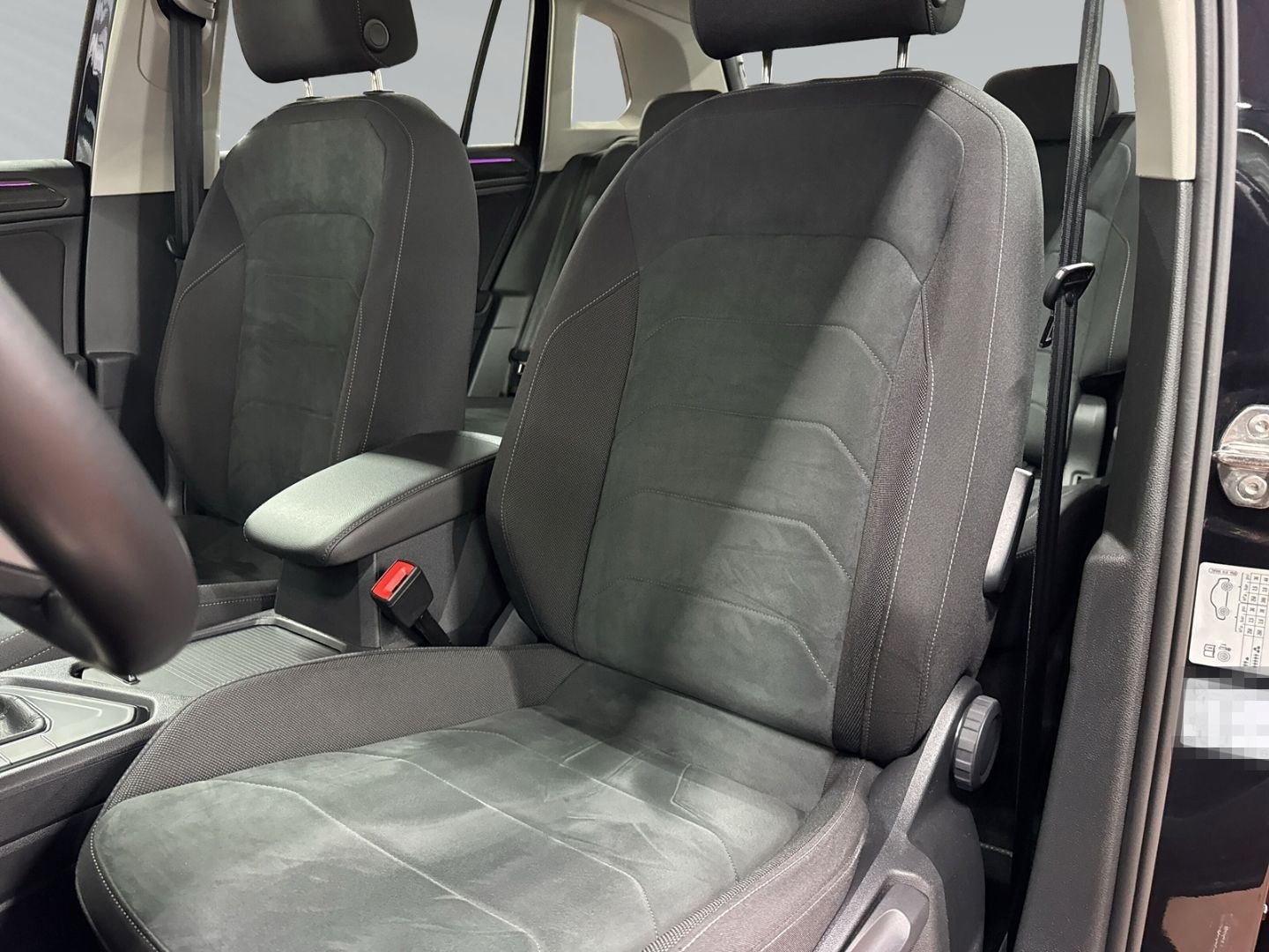 Volkswagen Tiguan 1.4 TSI eHybrid Elegance DSG AHK+Pano foto 9