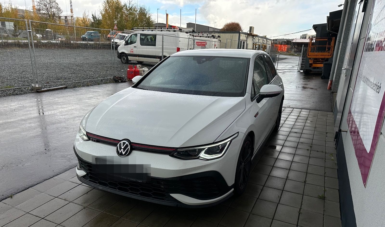 Volkswagen Golf VIII GTI Clubsport 2.0 TSI #NAVI #LED foto 4