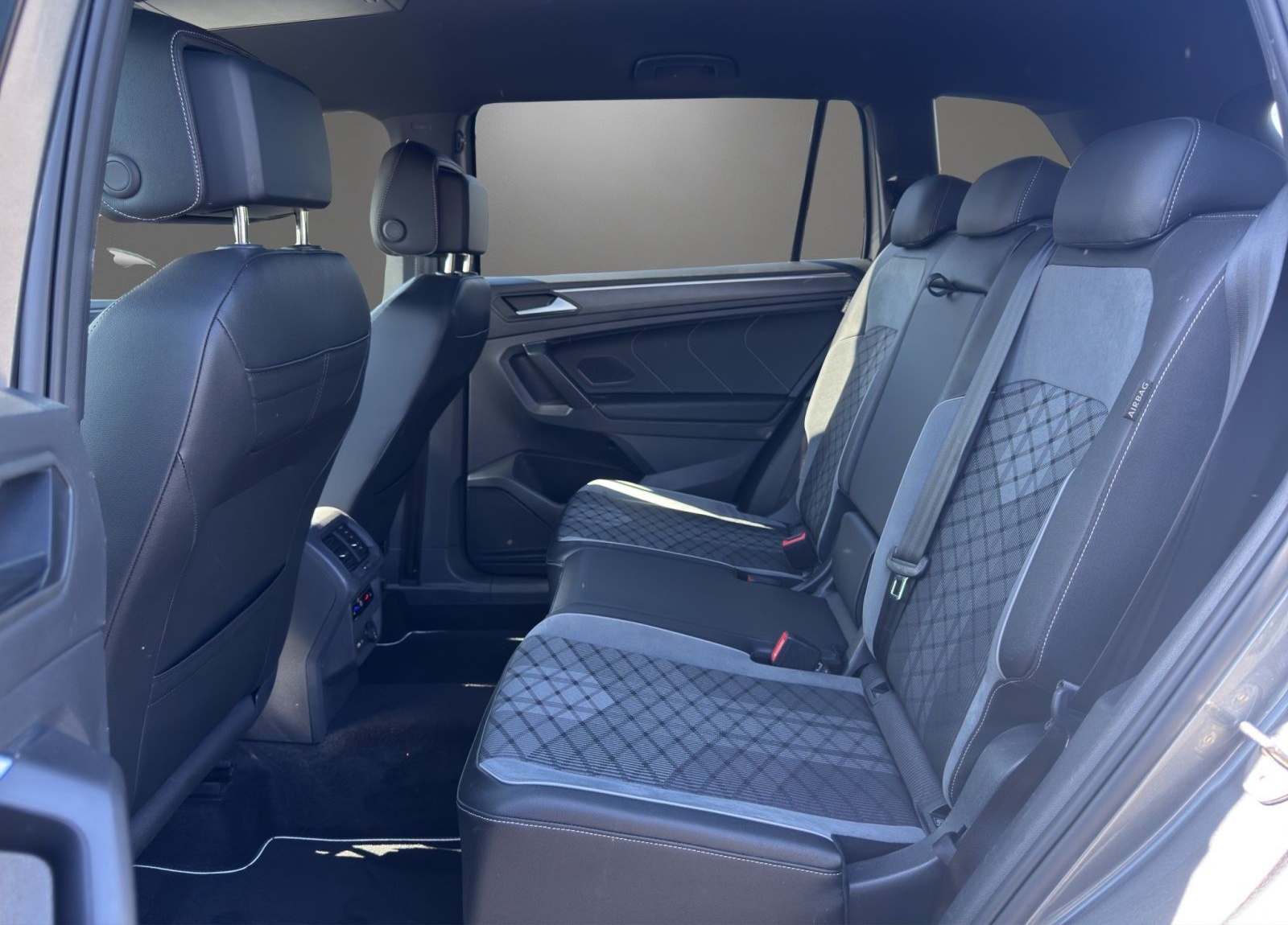 Volkswagen Tiguan Allspace 2.0TDI 4M DSG R-LINE STANDHZG+AH foto 11