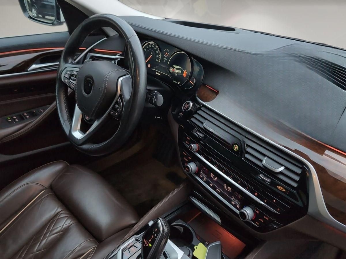 BMW 540i xDrive LuxuryLine~NightVis~Pano~HuD~Driv.As foto 20