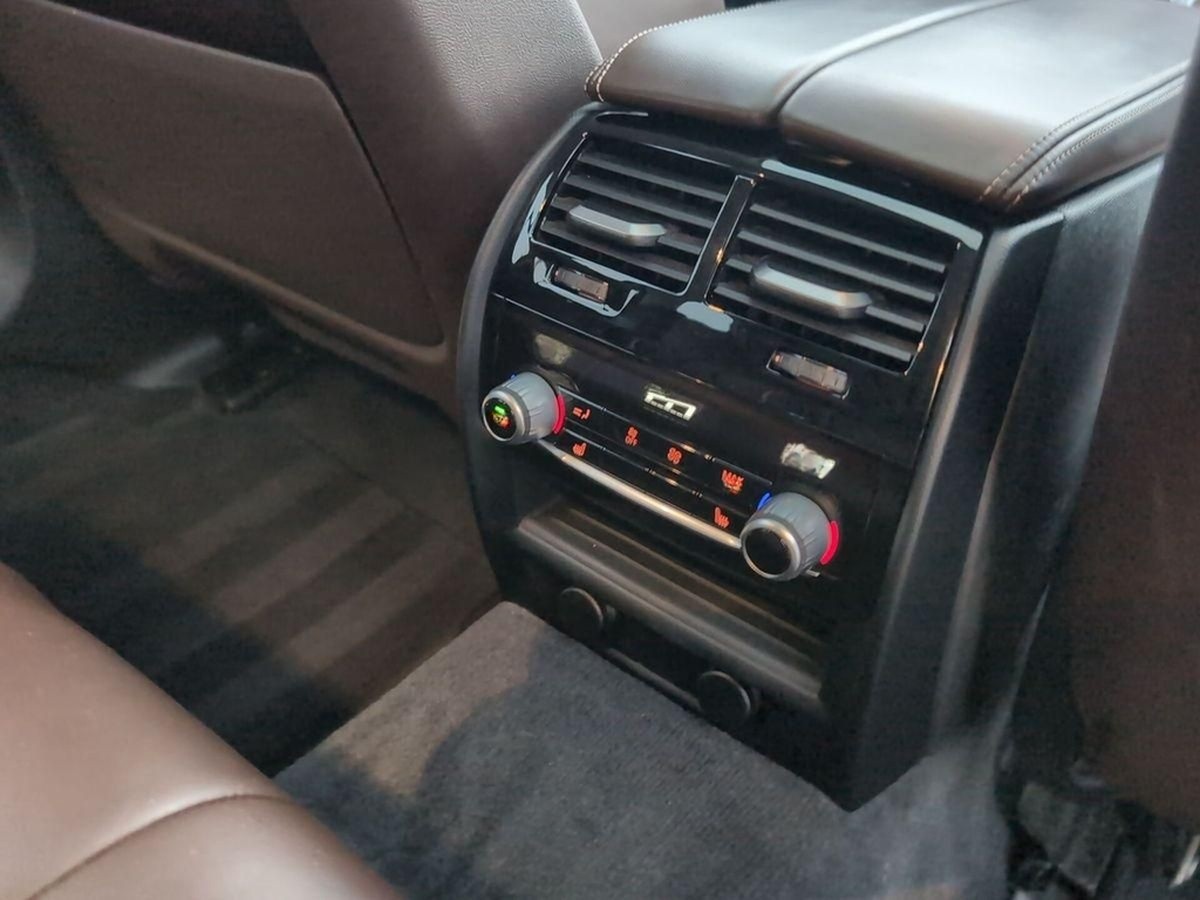 BMW 540i xDrive LuxuryLine~NightVis~Pano~HuD~Driv.As foto 23