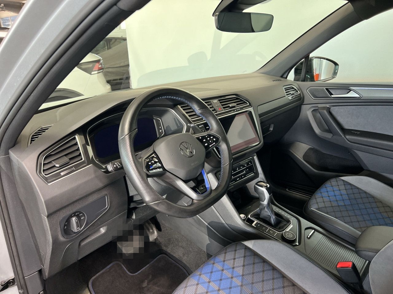 Volkswagen Tiguan R 2.0 TSI 4MOTION DSG AHK PANO NAVI LED foto 5