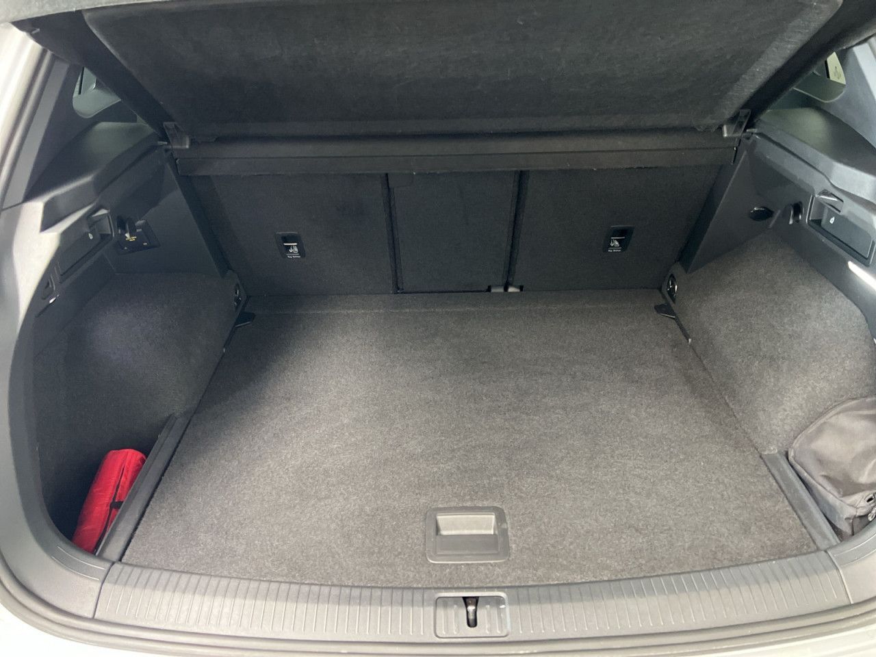 Volkswagen Tiguan R 2.0 TSI 4MOTION DSG AHK PANO NAVI LED foto 9