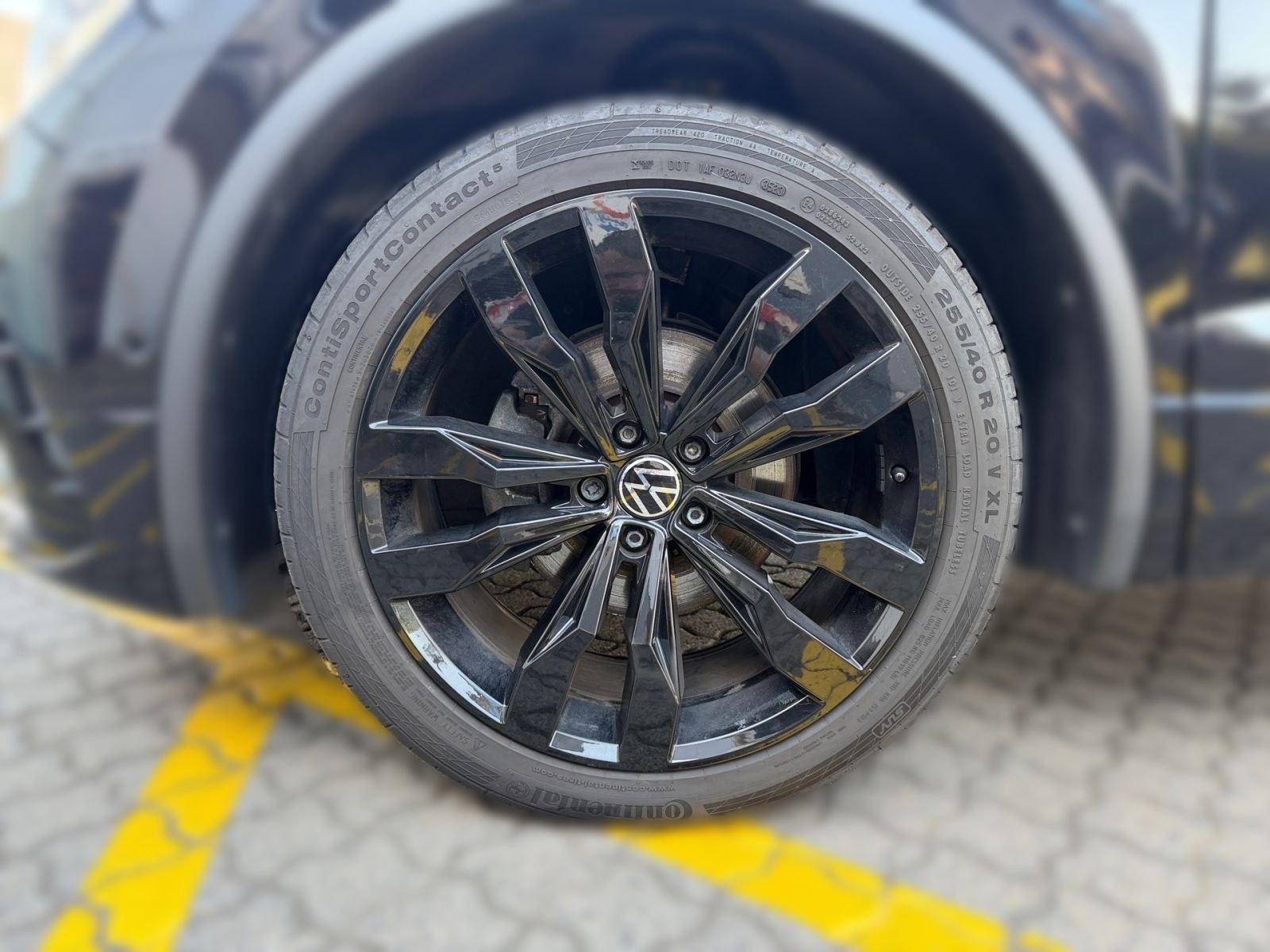 Volkswagen Tiguan R-Line 1,5 l TSI DSG Navi IQ.LIGHT RearVi foto 4