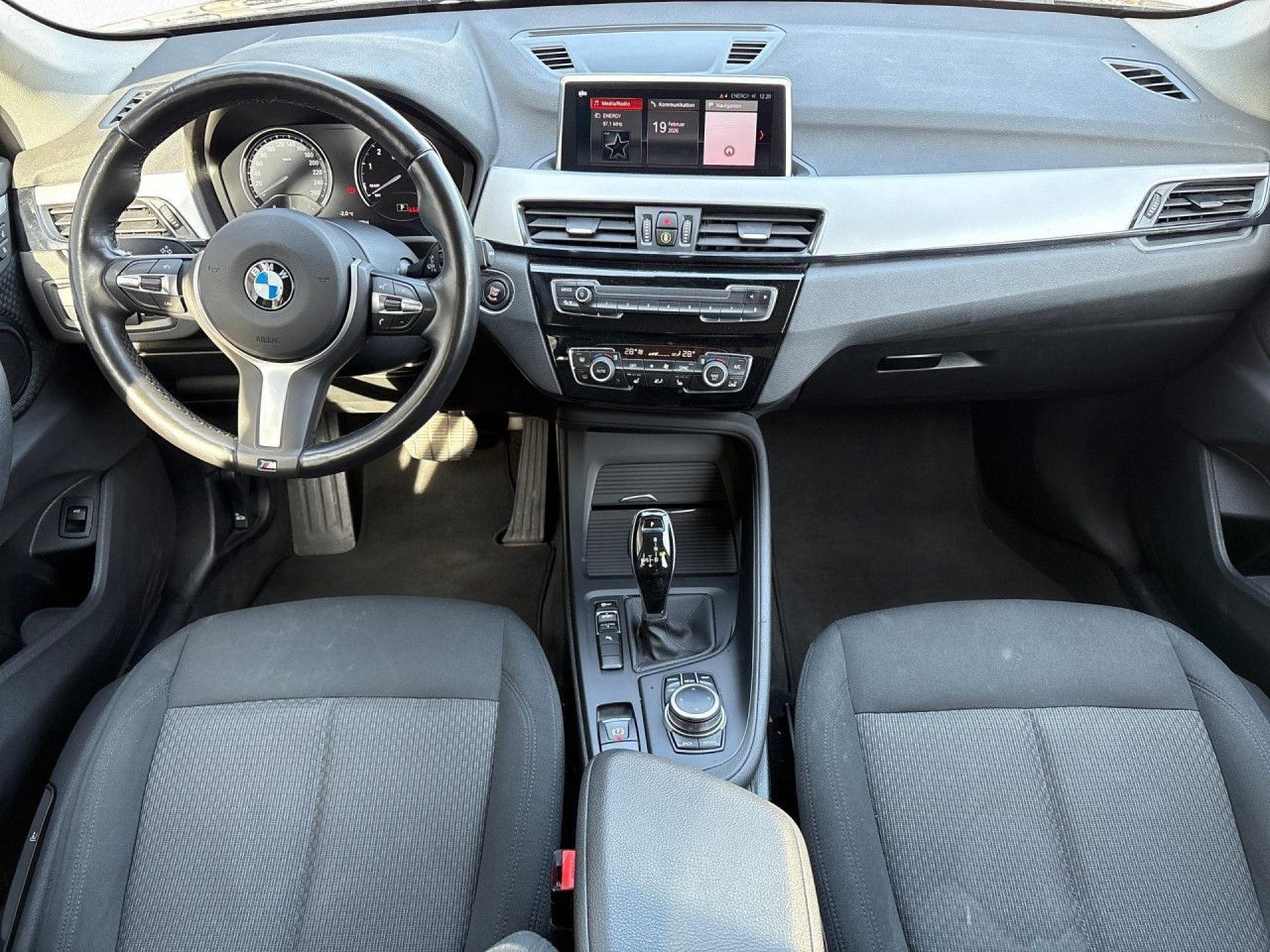 BMW X1 18iA Advantage Navi,LED,Tempo,SHZ,Parkass,DAB foto 12