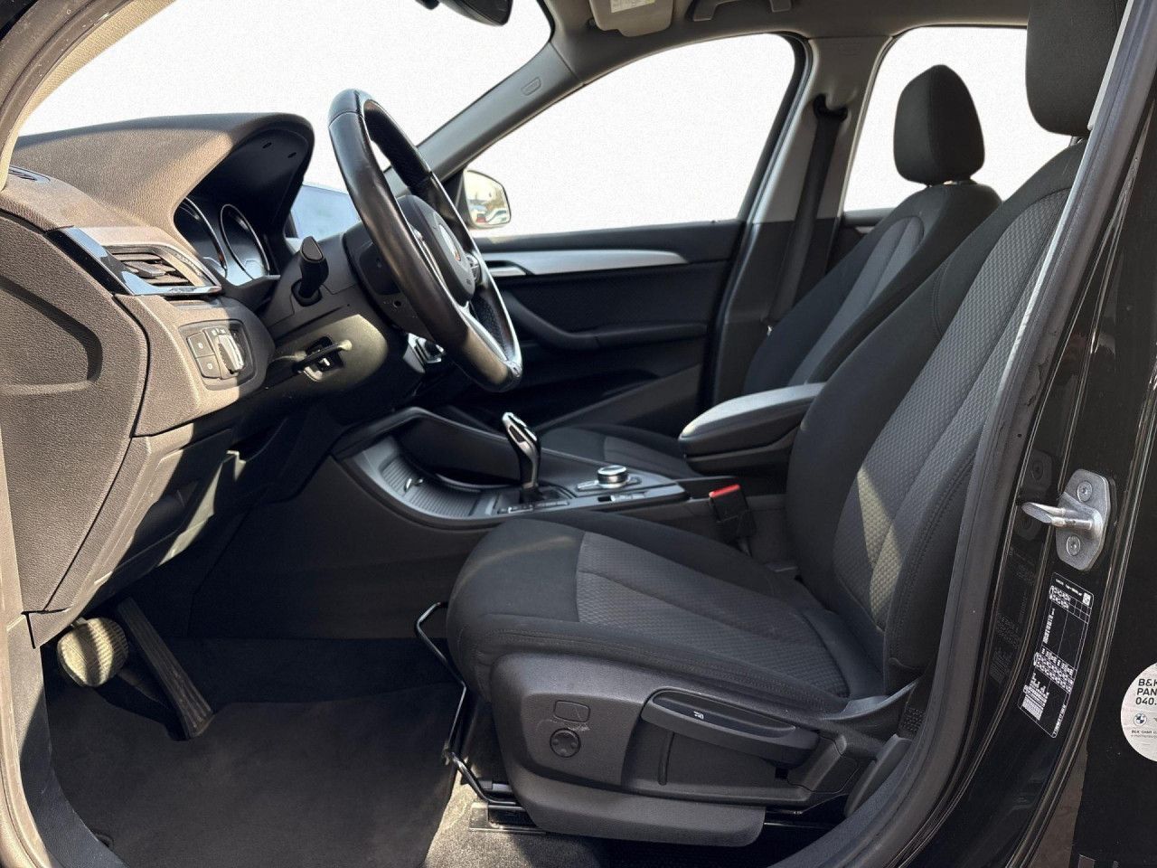 BMW X1 18iA Advantage Navi,LED,Tempo,SHZ,Parkass,DAB foto 13