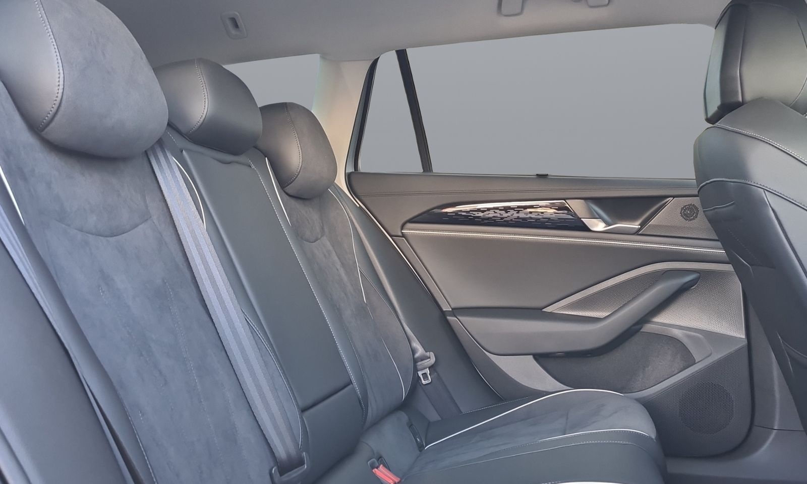 Volkswagen Passat 2.0 TDI DSG Elegance+AHK+WR+NAVI+MATRIX+P foto 16