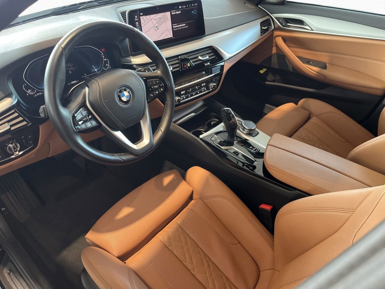 BMW 530e xDrive Tour AHK ACC Pano H/K LED 18" Pano foto 10