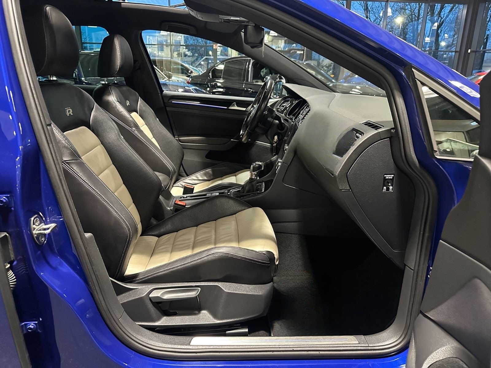 Volkswagen Golf 2.0 TSI DSG 4M R 2.HA/PANO/R-CAM/NO OPF/ACC foto 44