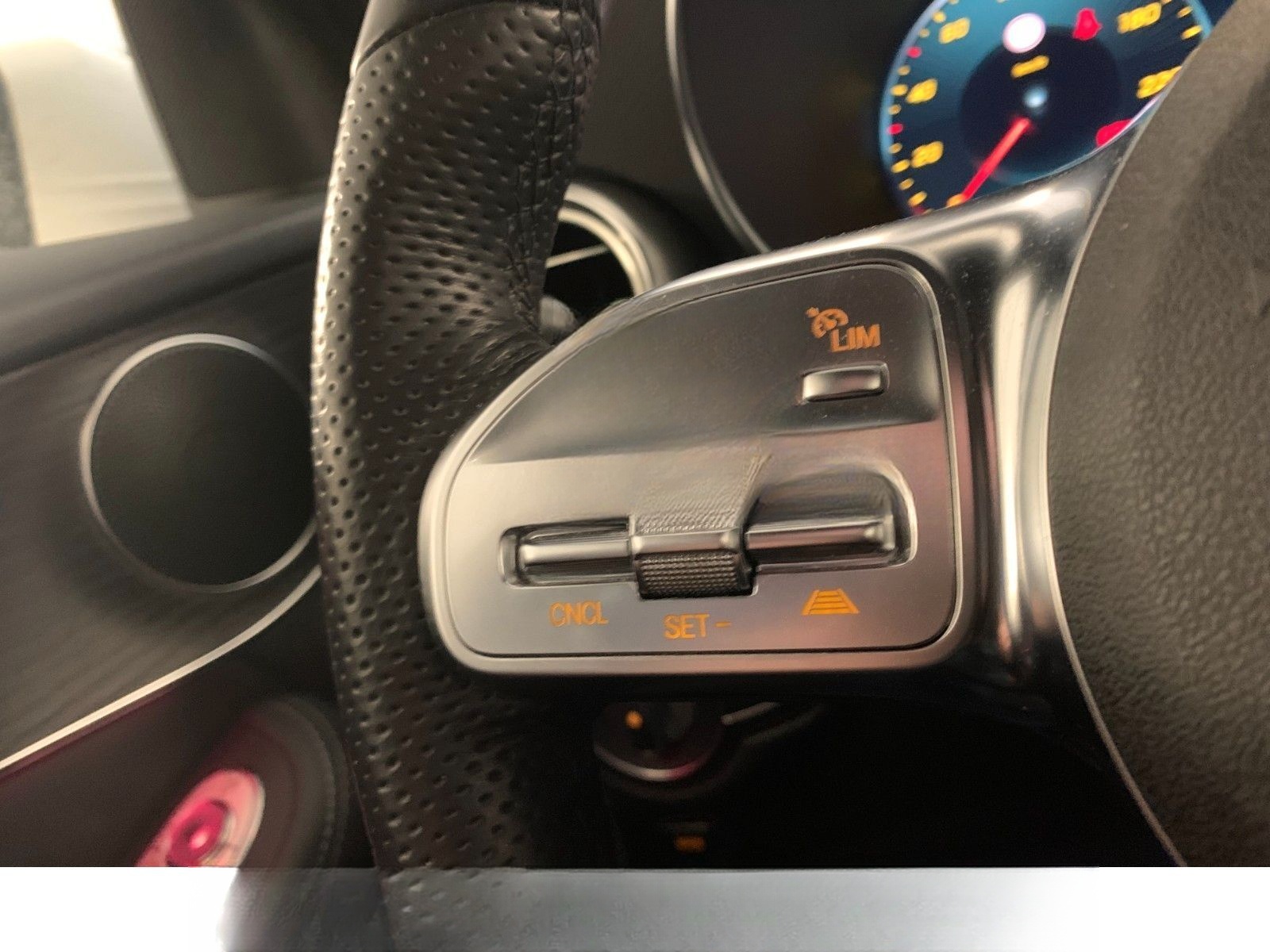 Mercedes-Benz GLC 300 de AMG Line HeadUp Distr.+ Kam Virtual foto 12