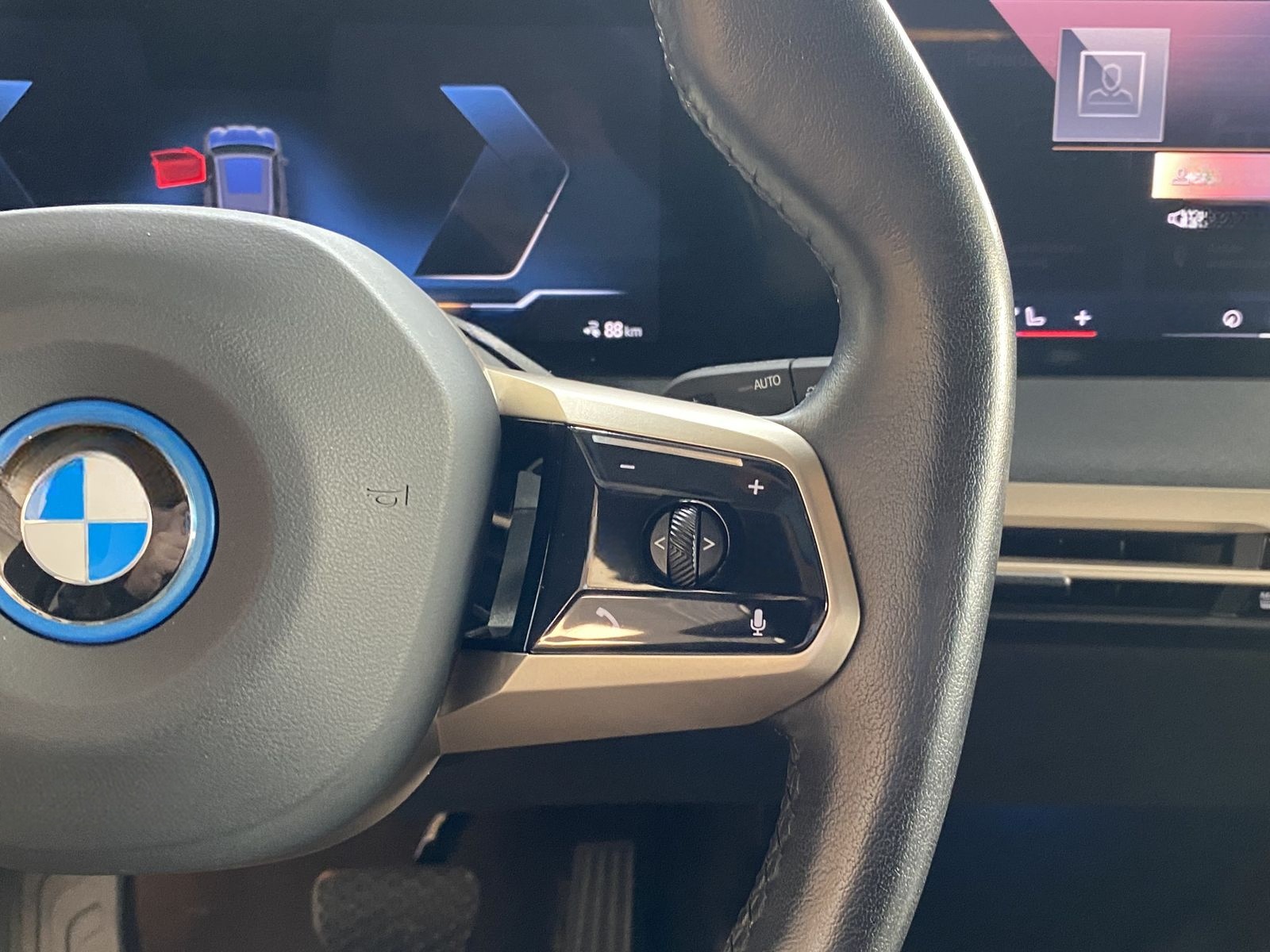 BMW iX 40 xDrive Sport Harman/Kardon Leder AHK LED foto 15