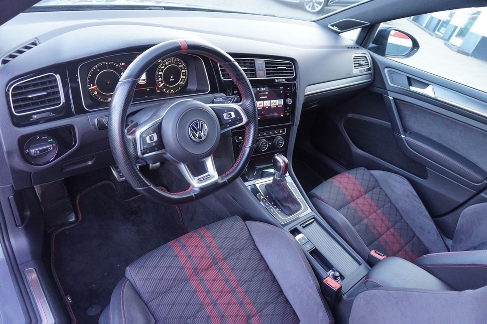Volkswagen Golf 2.0 TSI GTI TCR LED Navi Reifnitz Dynaudio foto 8
