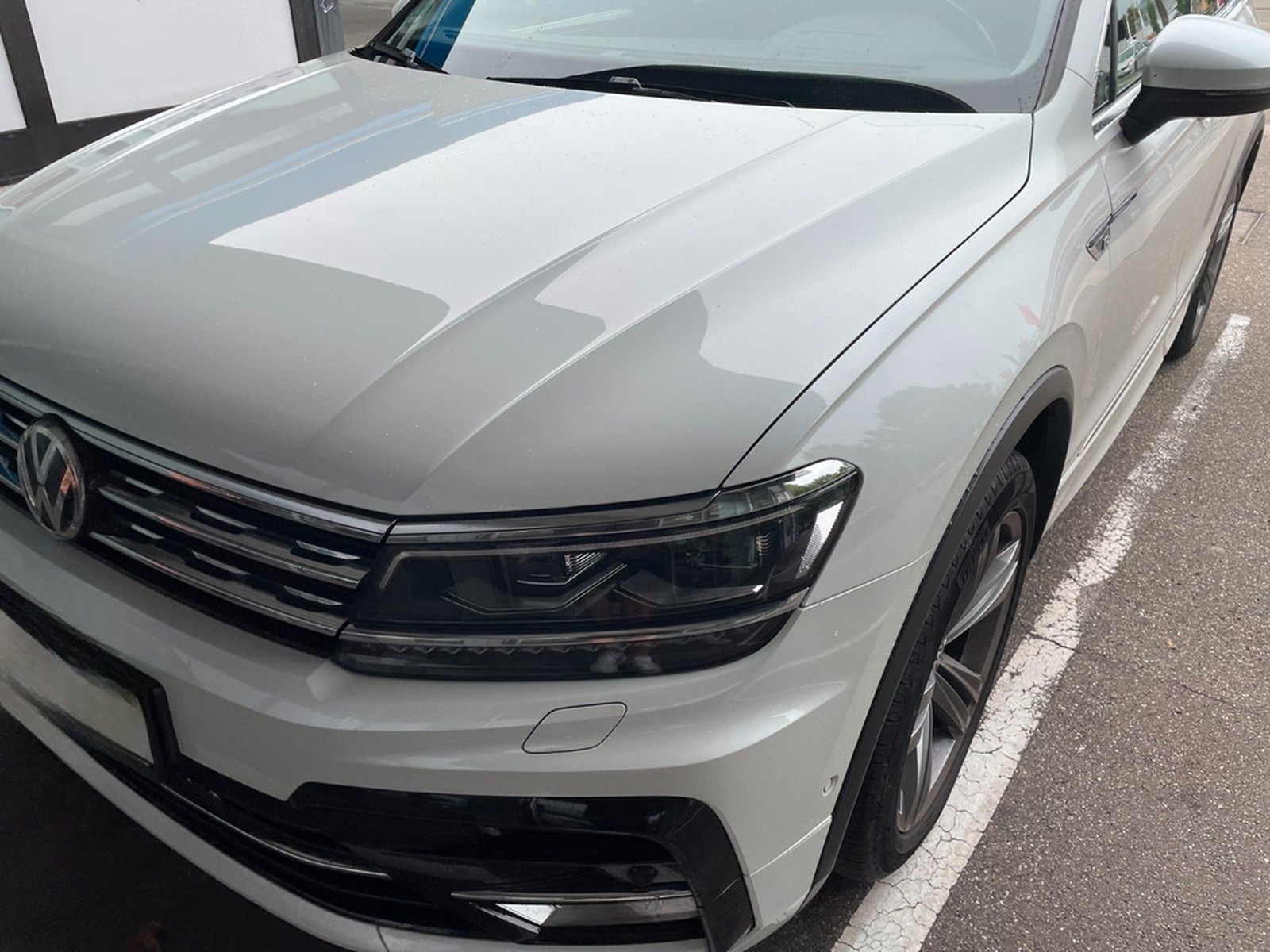 Volkswagen Tiguan 2.0 TSI 132kW DSG 4MOTION R LINE AHK foto 2