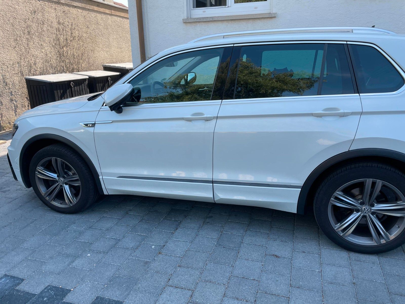 Volkswagen Tiguan 2.0 TSI 132kW DSG 4MOTION R LINE AHK foto 12