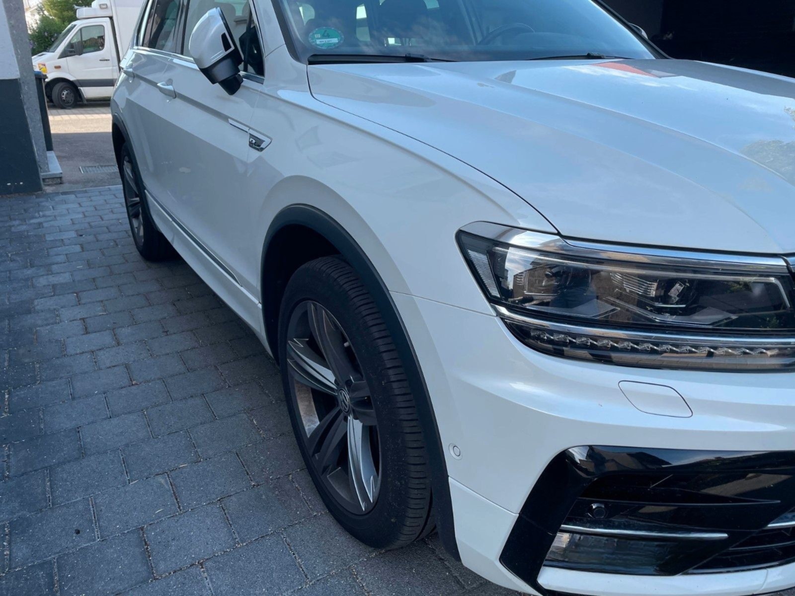 Volkswagen Tiguan 2.0 TSI 132kW DSG 4MOTION R LINE AHK foto 13