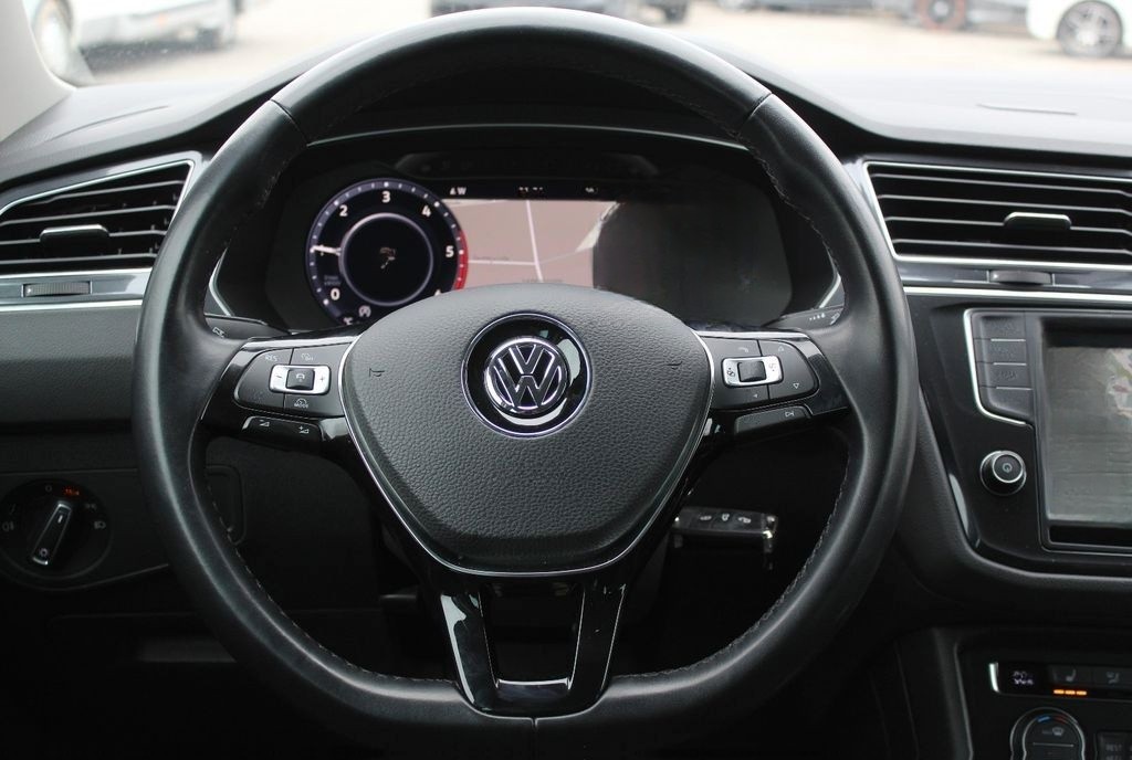Volkswagen Tiguan 2.0 TSI 132kW DSG 4MOTION R LINE AHK foto 8