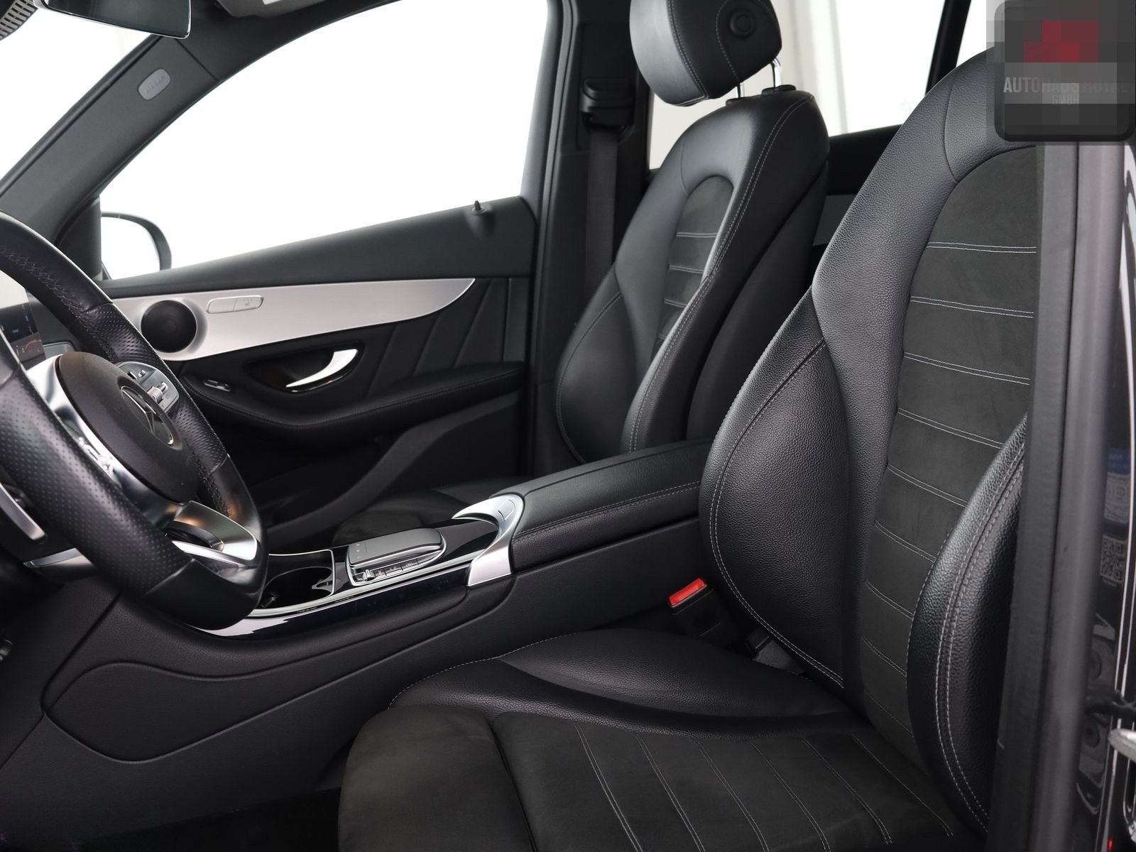 Mercedes-Benz GLC 300 e 4M AMG DISTRONIC,AHK,SPURPAKET,CARPLAY foto 10